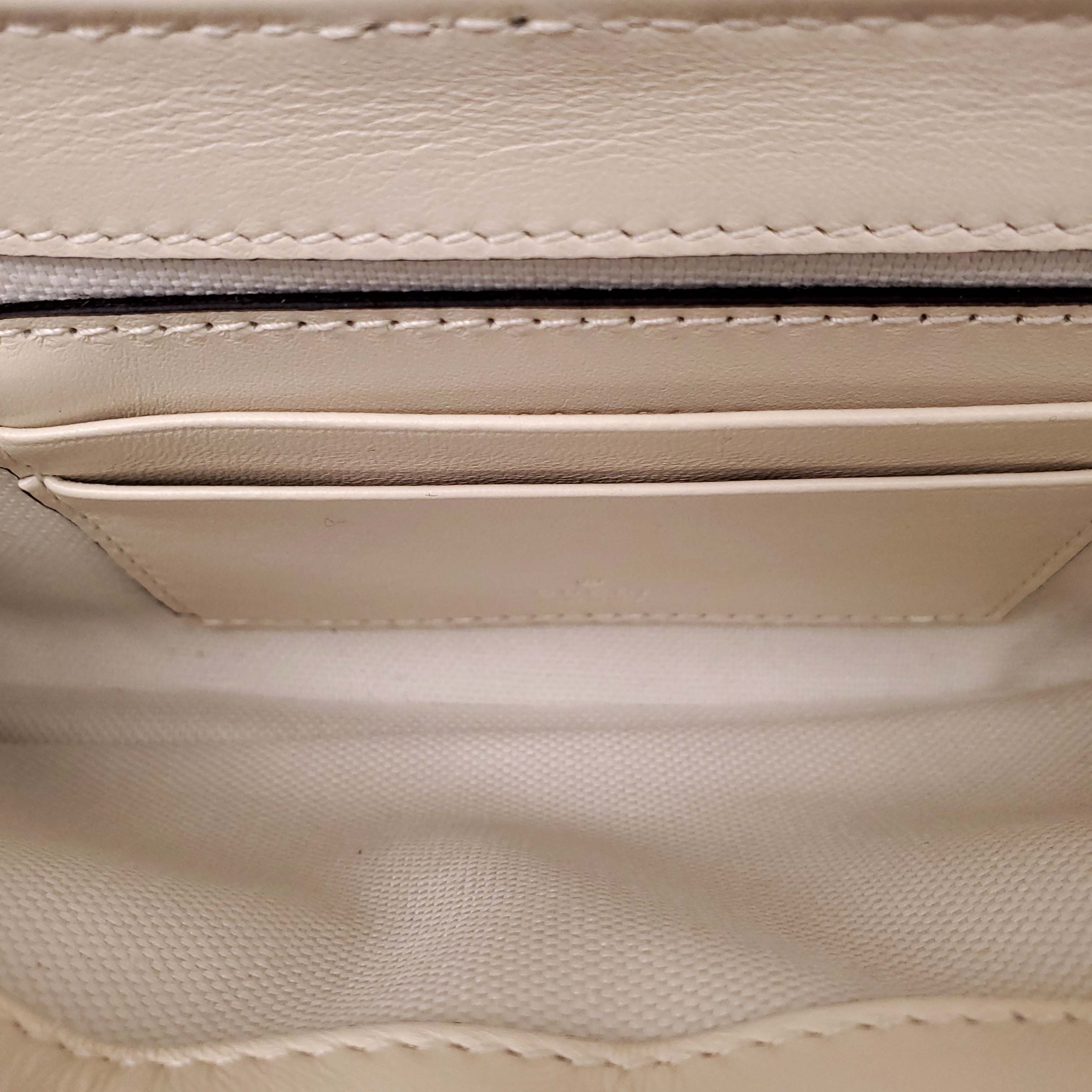 GUCCI GG MARMONT SMALL SHOULDER BAG IN IVORY WITH GG GOLD LOGOS