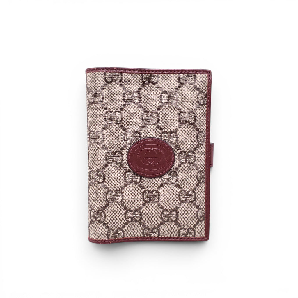 GUCCI GG SUPREME MONOGRAM PASSPORT CASE