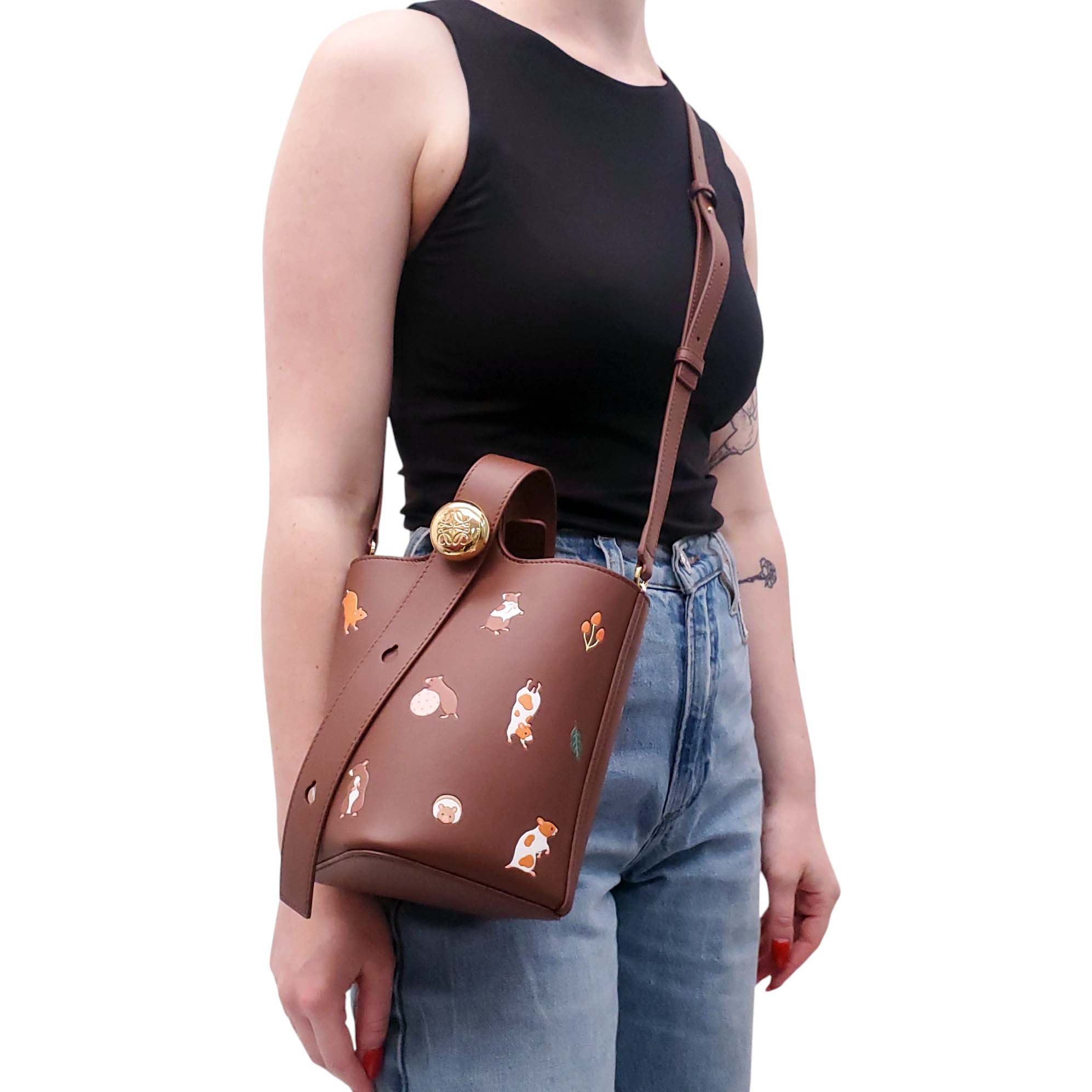 LOEWE x SUNA FUJITA PEBBLE HAMSTER MINI BUCKET BAG