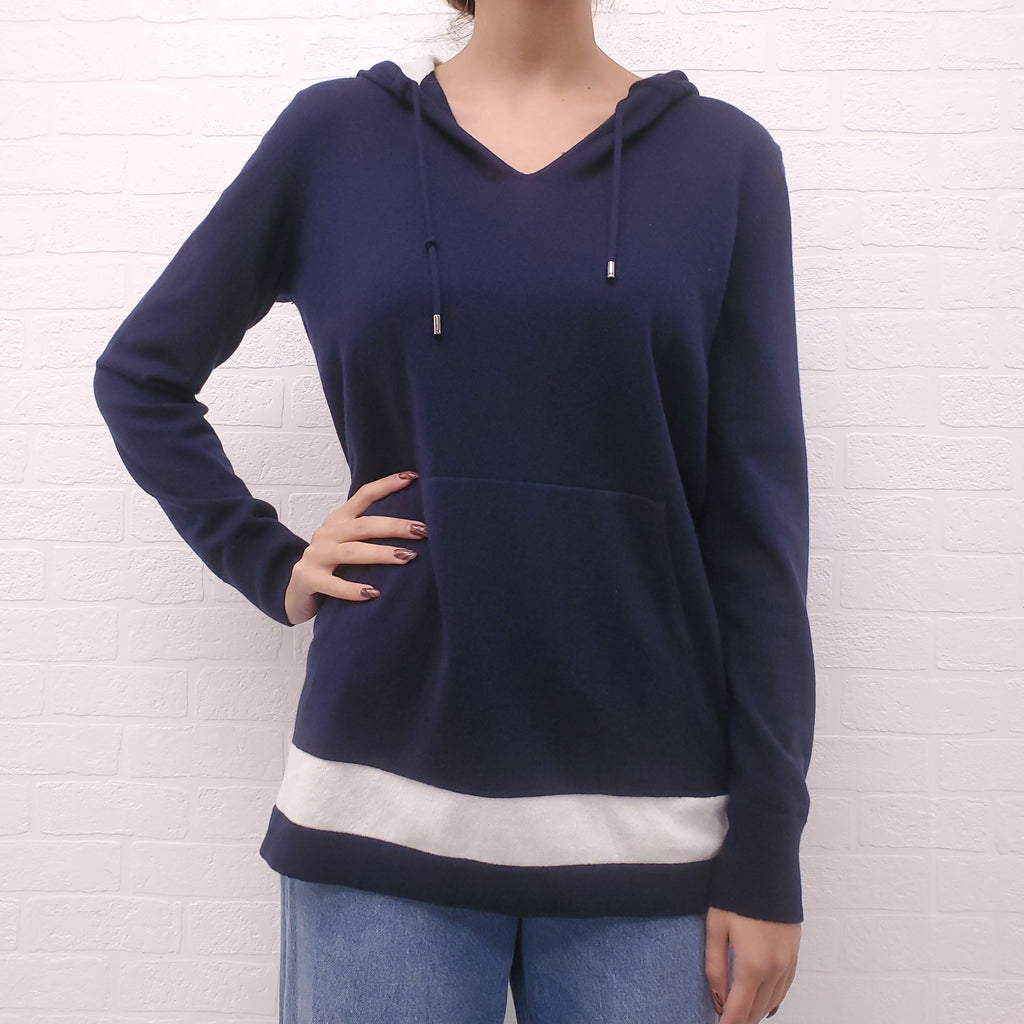 LORO PIANA NAVY CASHMERE SWEATER WITH CREAM STRIPE DETAIL - SIZE M