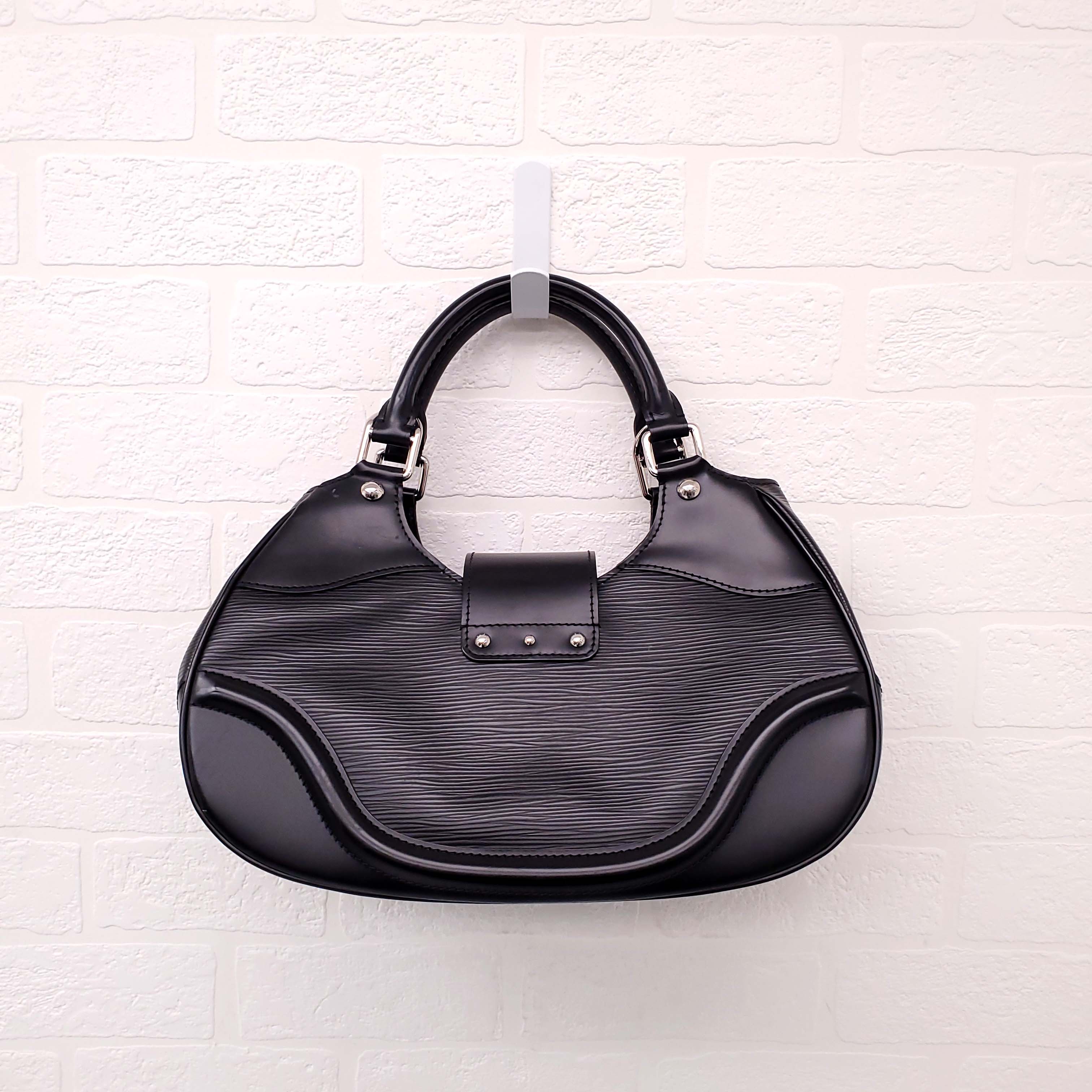 LOUIS VUITTON BLACK EPI LEATHER MONTAIGNE BAG