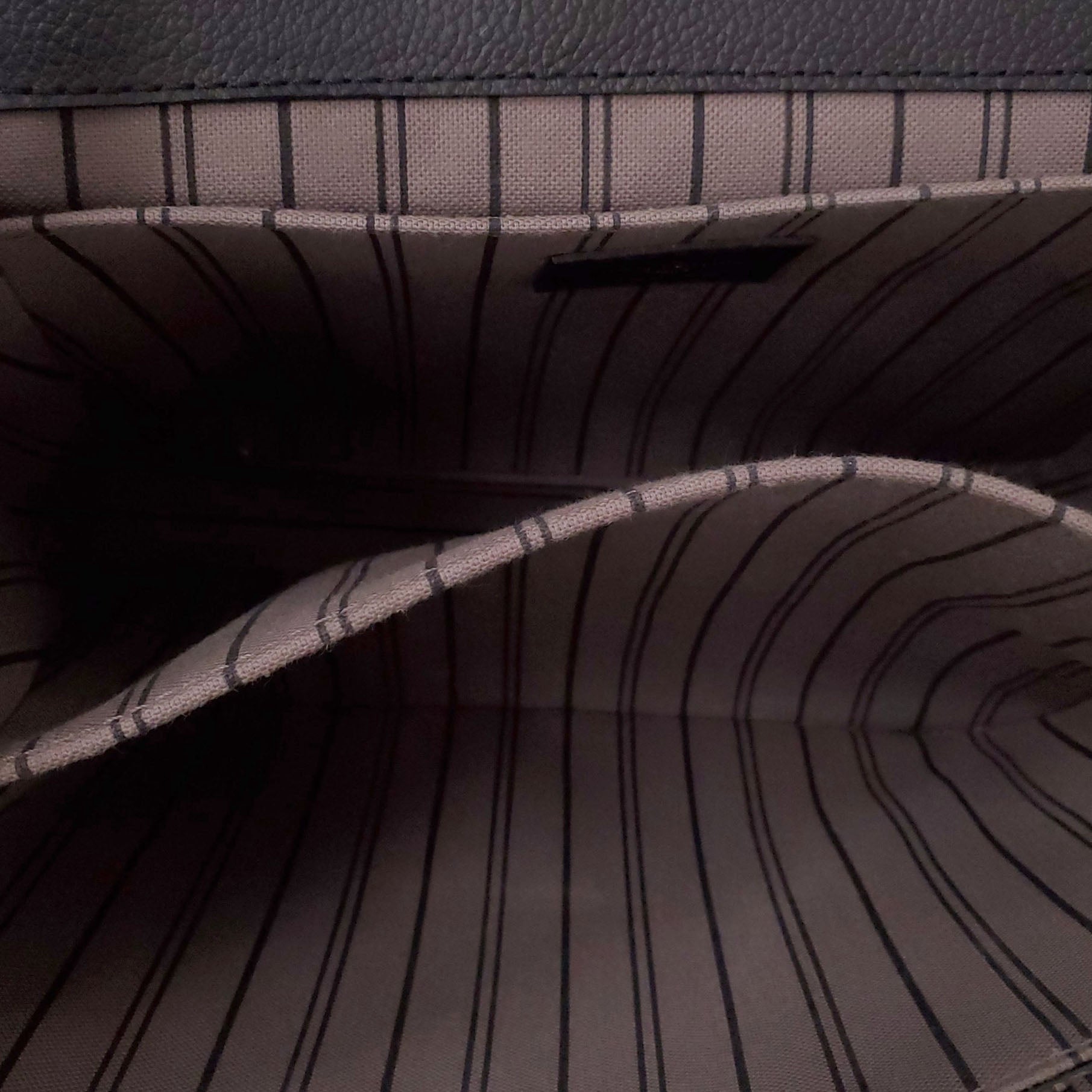 LOUIS VUITTON BLACK METIS BAG