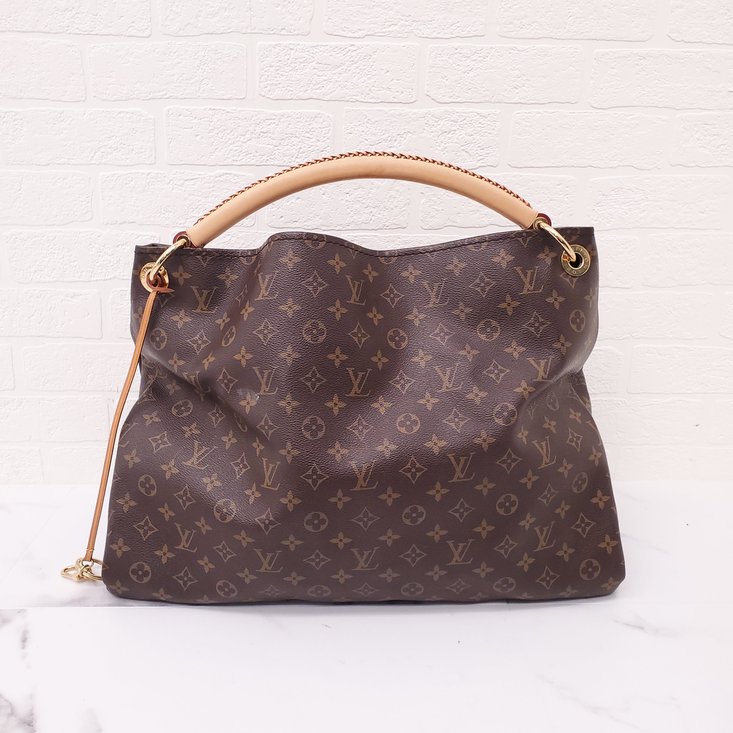 LOUIS VUITTON MONOGRAM ARTSY GM BAG