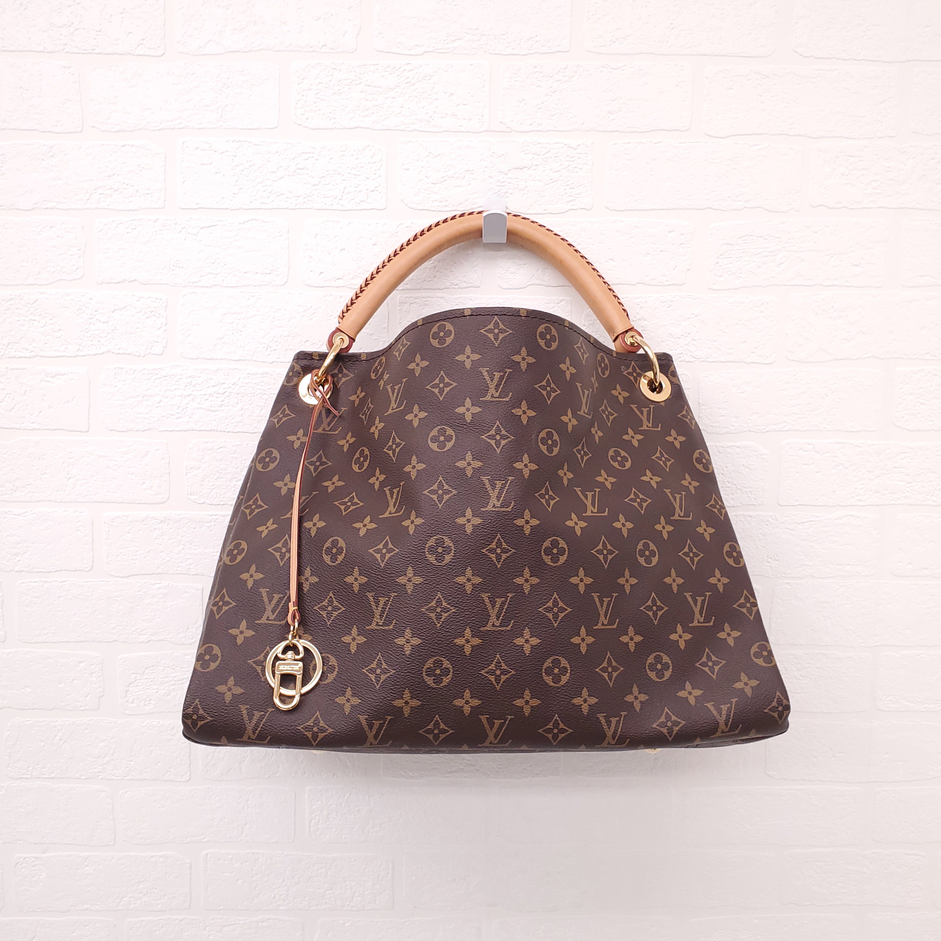LOUIS VUITTON MONOGRAM ARTSY MM BAG