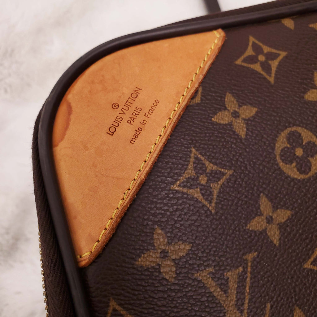 LOUIS VUITTON MONOGRAM ROLLING CARRY ON SUITCASE