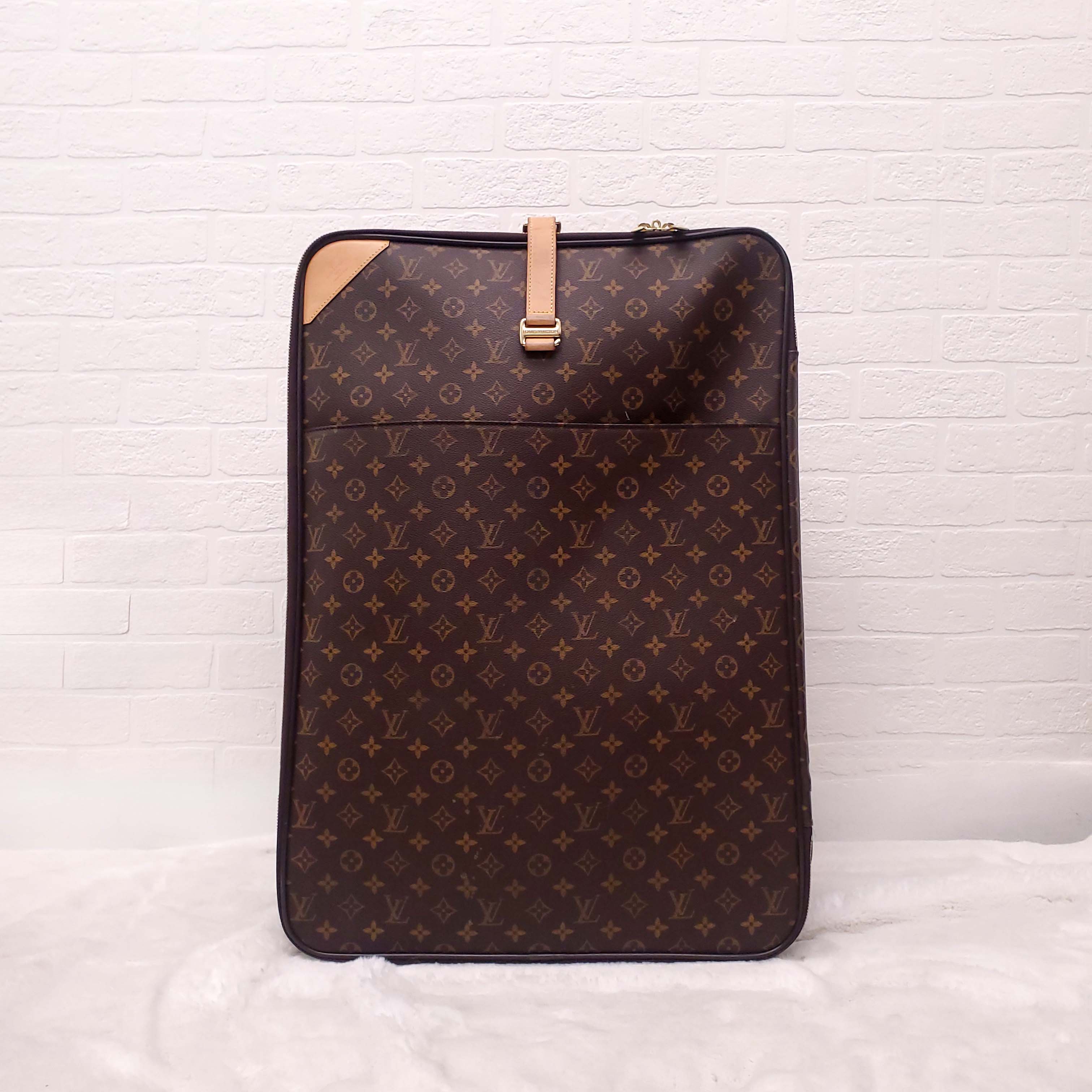 LOUIS VUITTON MONOGRAM ROLLING SUITCASE