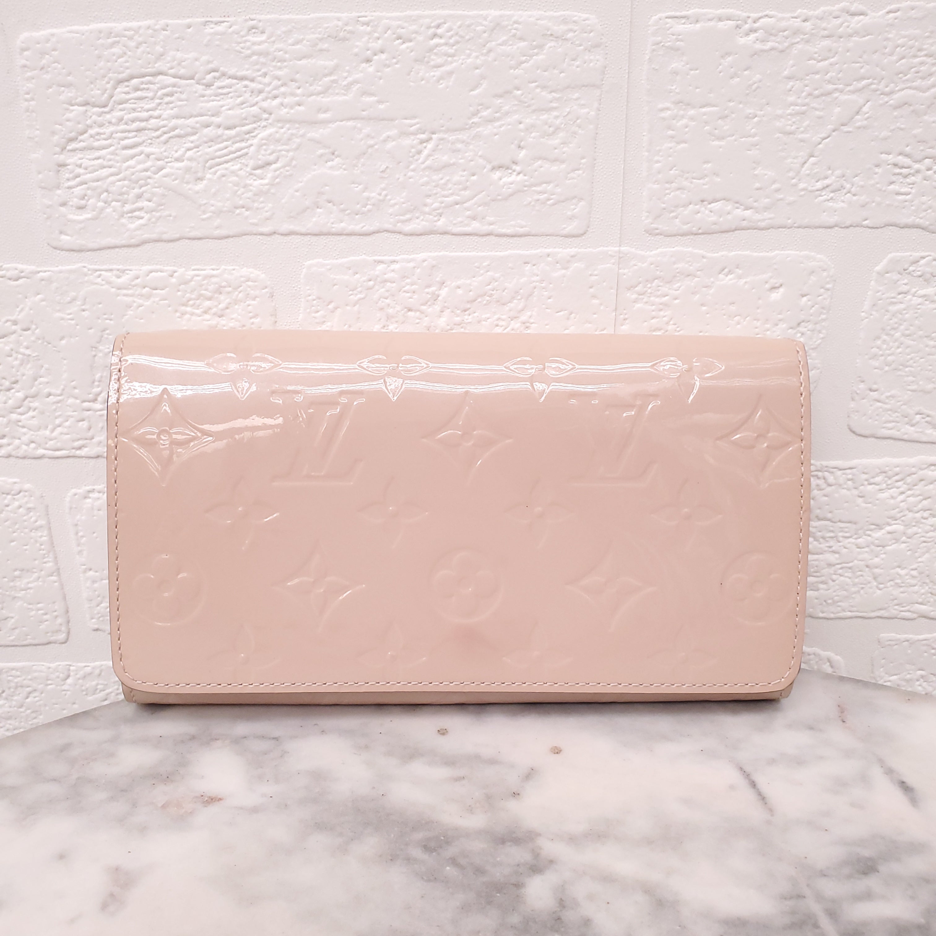 LOUIS VUITTON PALE PINK PATENT MONOGRAM WALLET ON CHAIN