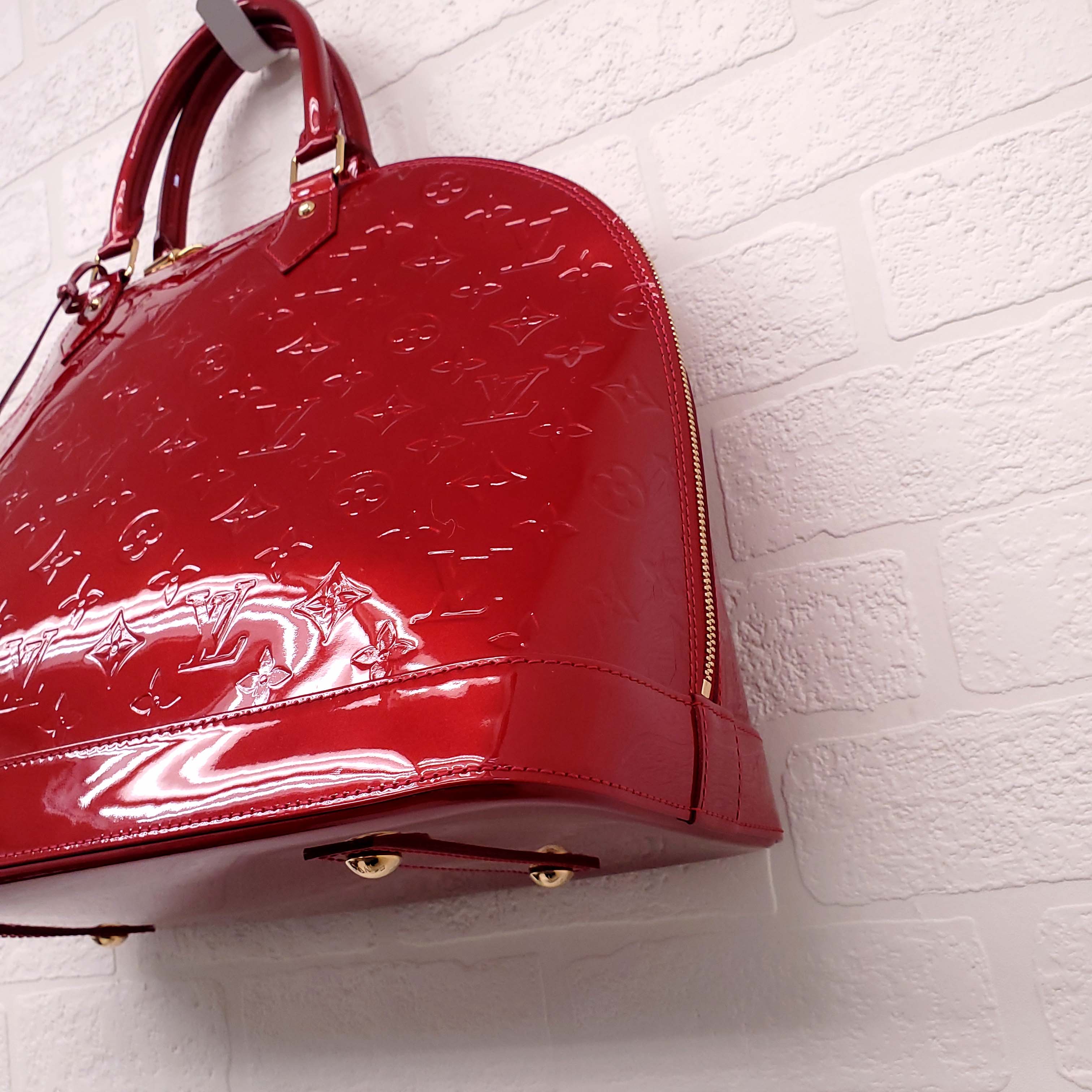 LOUIS VUITTON RED PATENT MONOGRAM 'LARGE ALMA' BAG