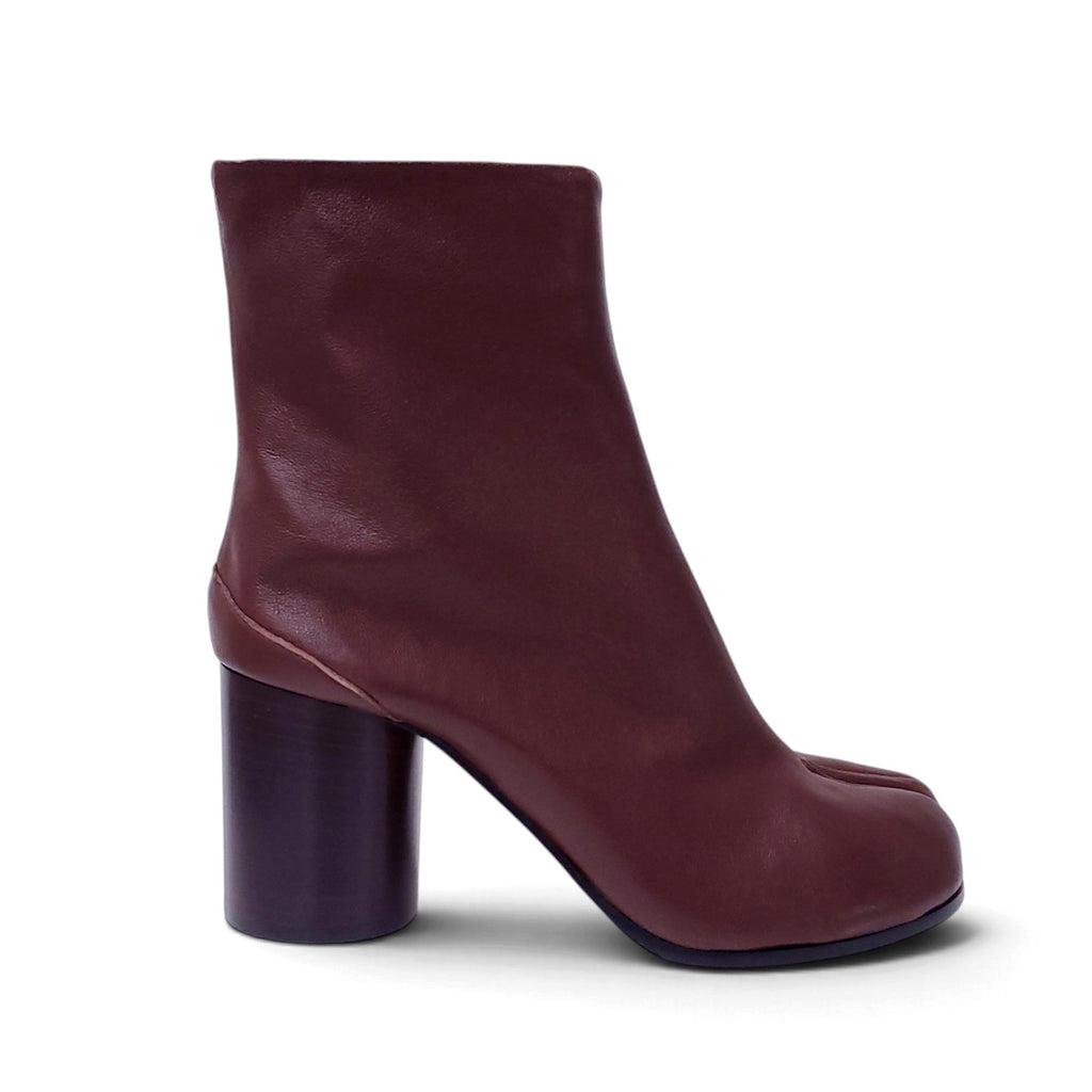 MAISON MARGIELA TABI ANKLE BOOTS IN BURGUNDY - SIZE 38