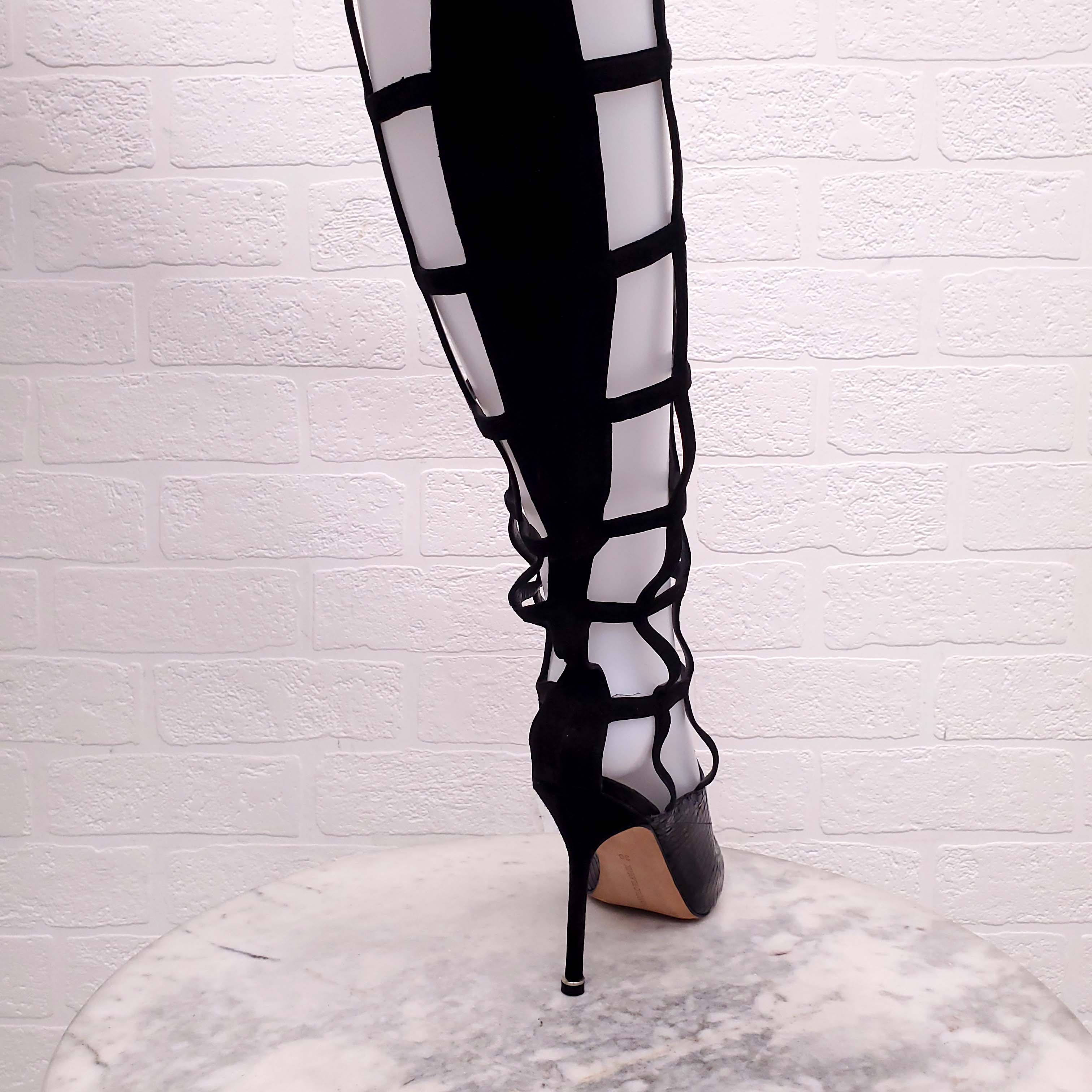 MANOLO BLAHNIK BLACK CAGED PYTHON KNEE HIGH HEELS - SIZE 39
