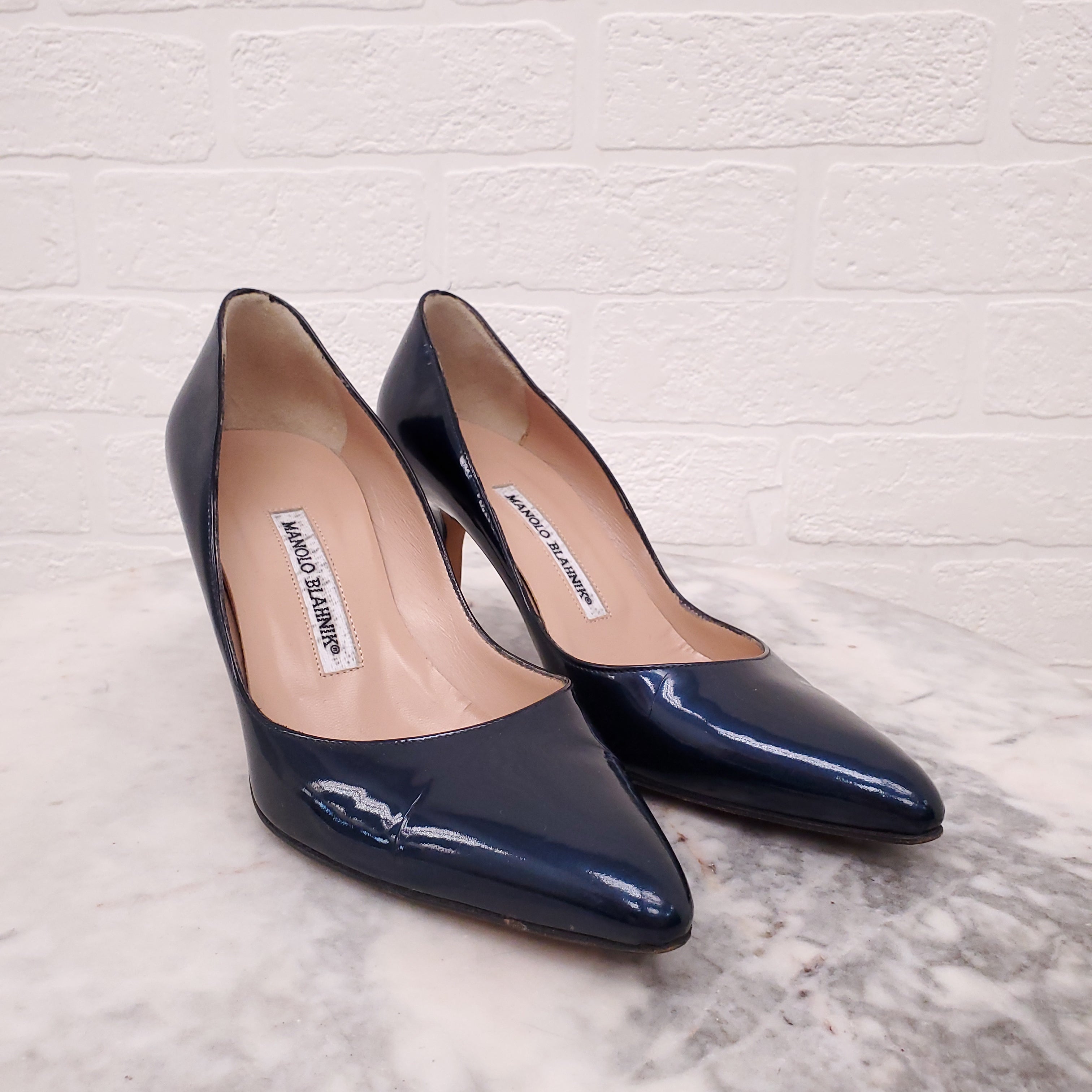 MANOLO BLAHNIK PATENT BLUE METALLIC HEELS - SIZE 38