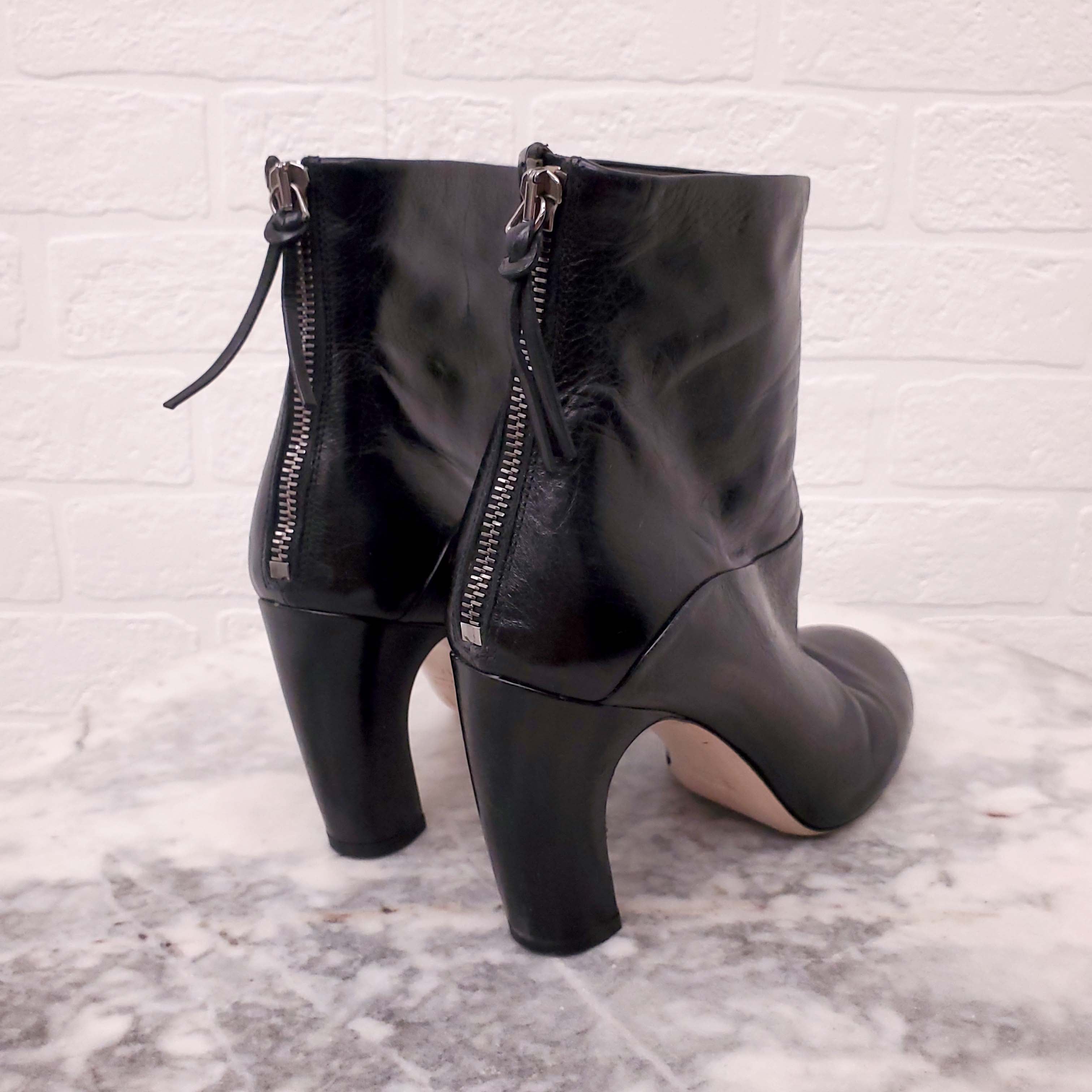 MIU MIU BLACK LEATHER BOOTIES - SIZE 37