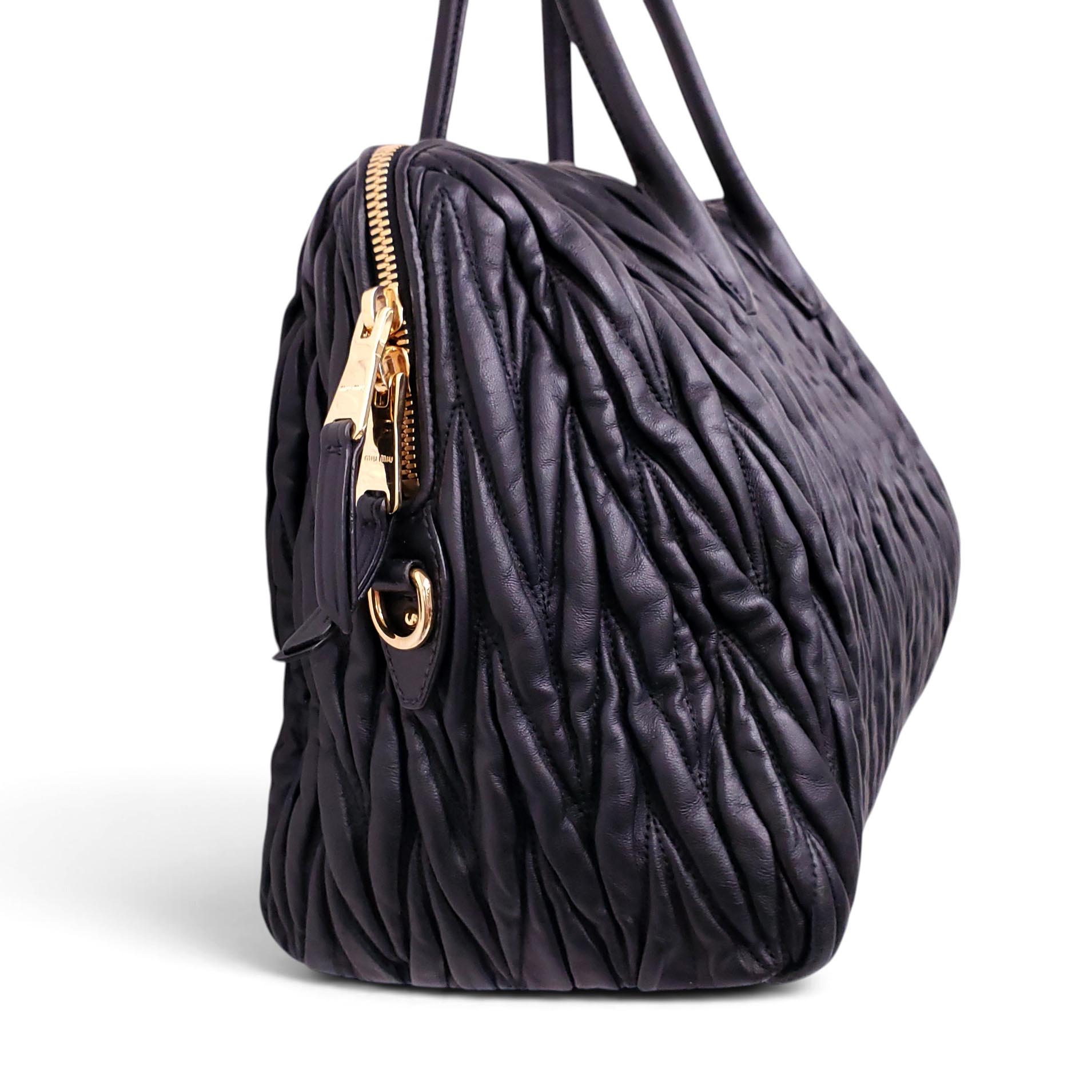 MIU MIU BLACK LEATHER SCRUNCH TOTE