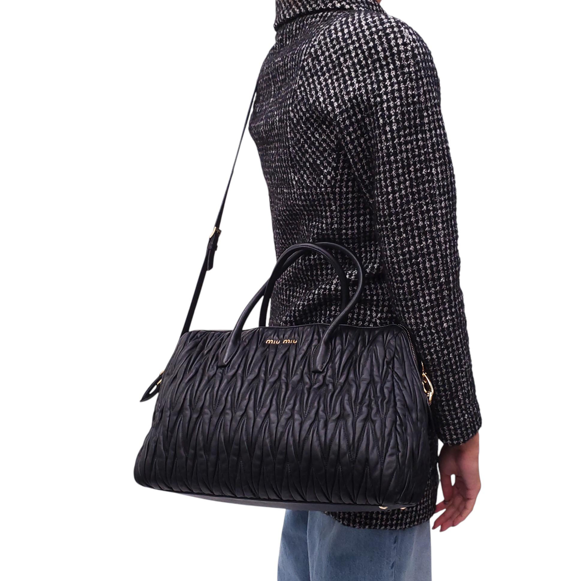 MIU MIU BLACK LEATHER SCRUNCH TOTE