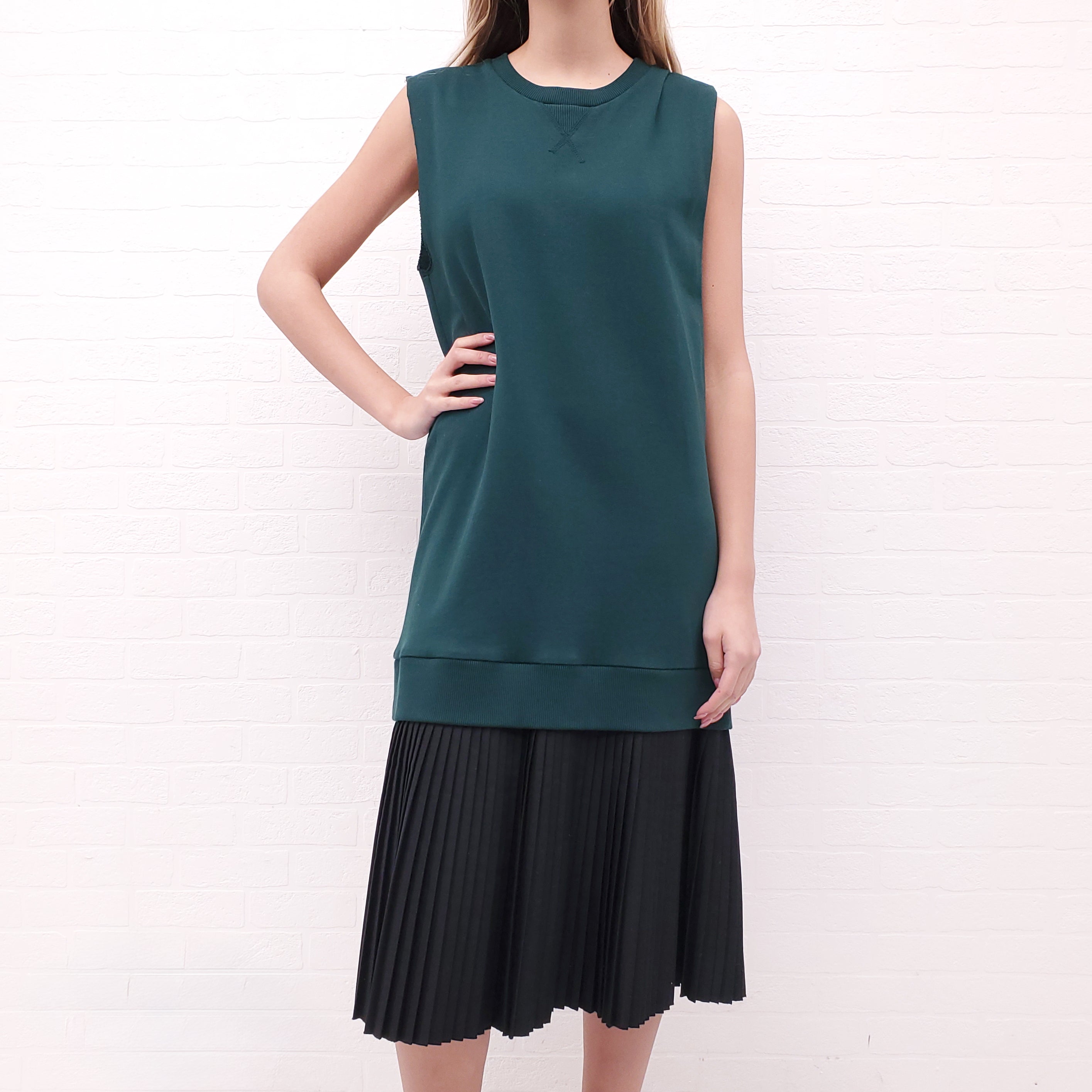 MM6 MAISON MARGIELA GREEN SLEEVELESS SWEATSHIRT DRESS WITH PLEATED DETAIL - SIZE S