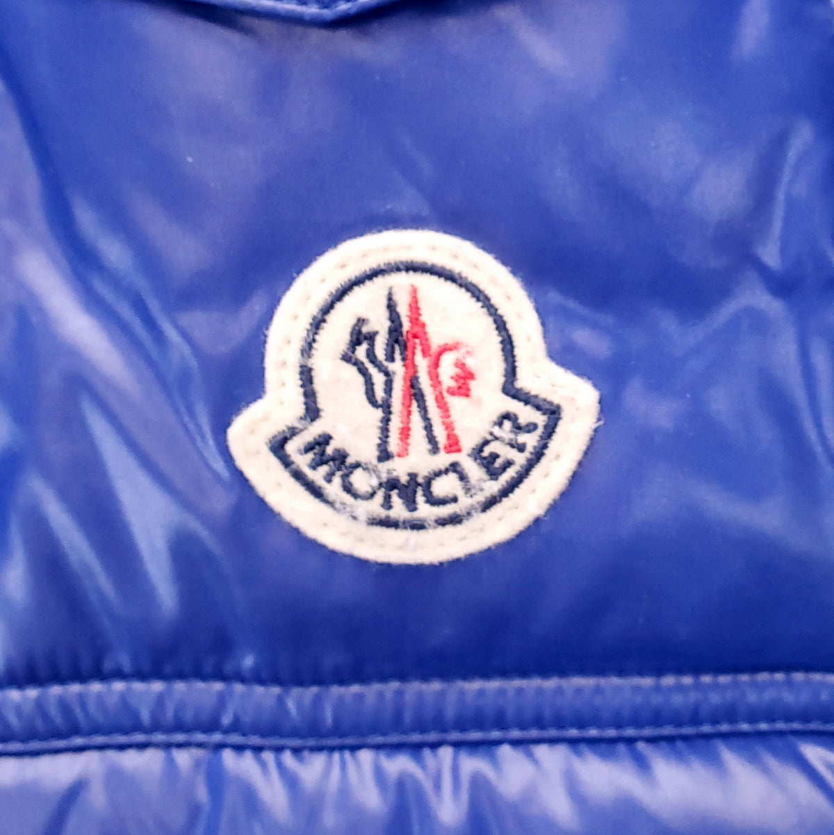MONCLER ROYAL BLUE PUFFER JACKET WITH LOGO - SIZE 14A