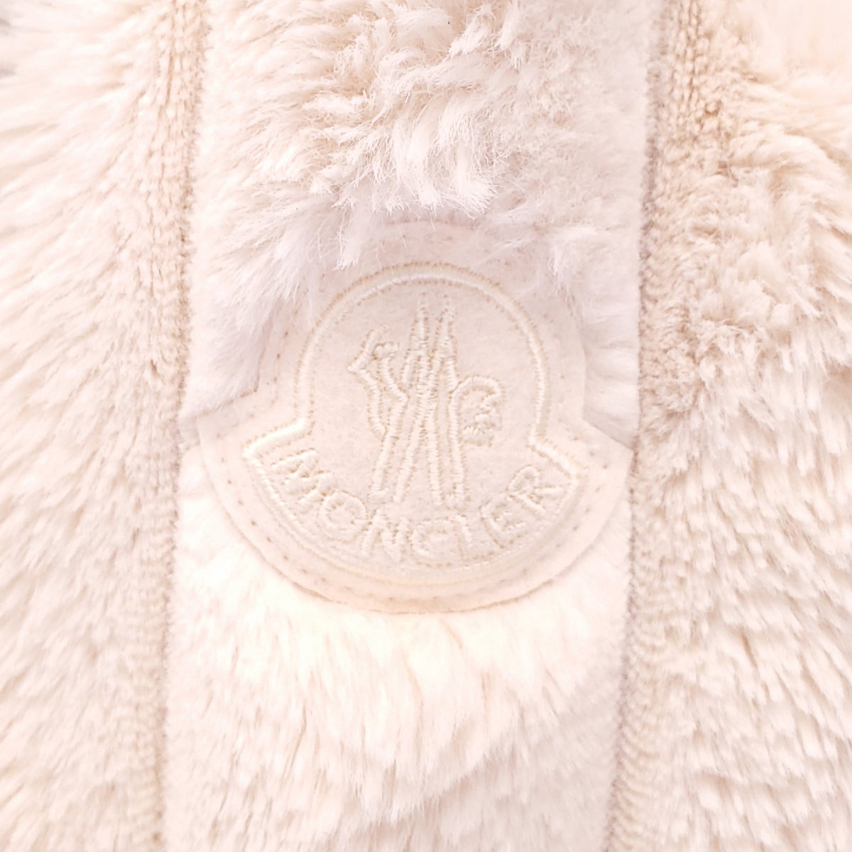 MONCLER WHITE FARE FAUX-FUR DOWN JACKET - SIZE 4