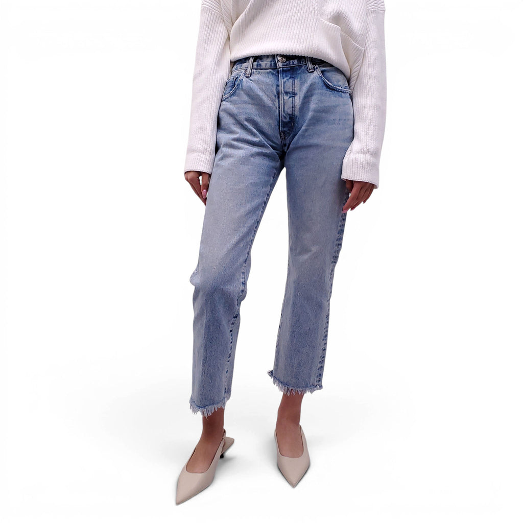 MOUSSY VINTAGE LIGHT WASH JEANS WITH FRAYED HEM - SIZE 28