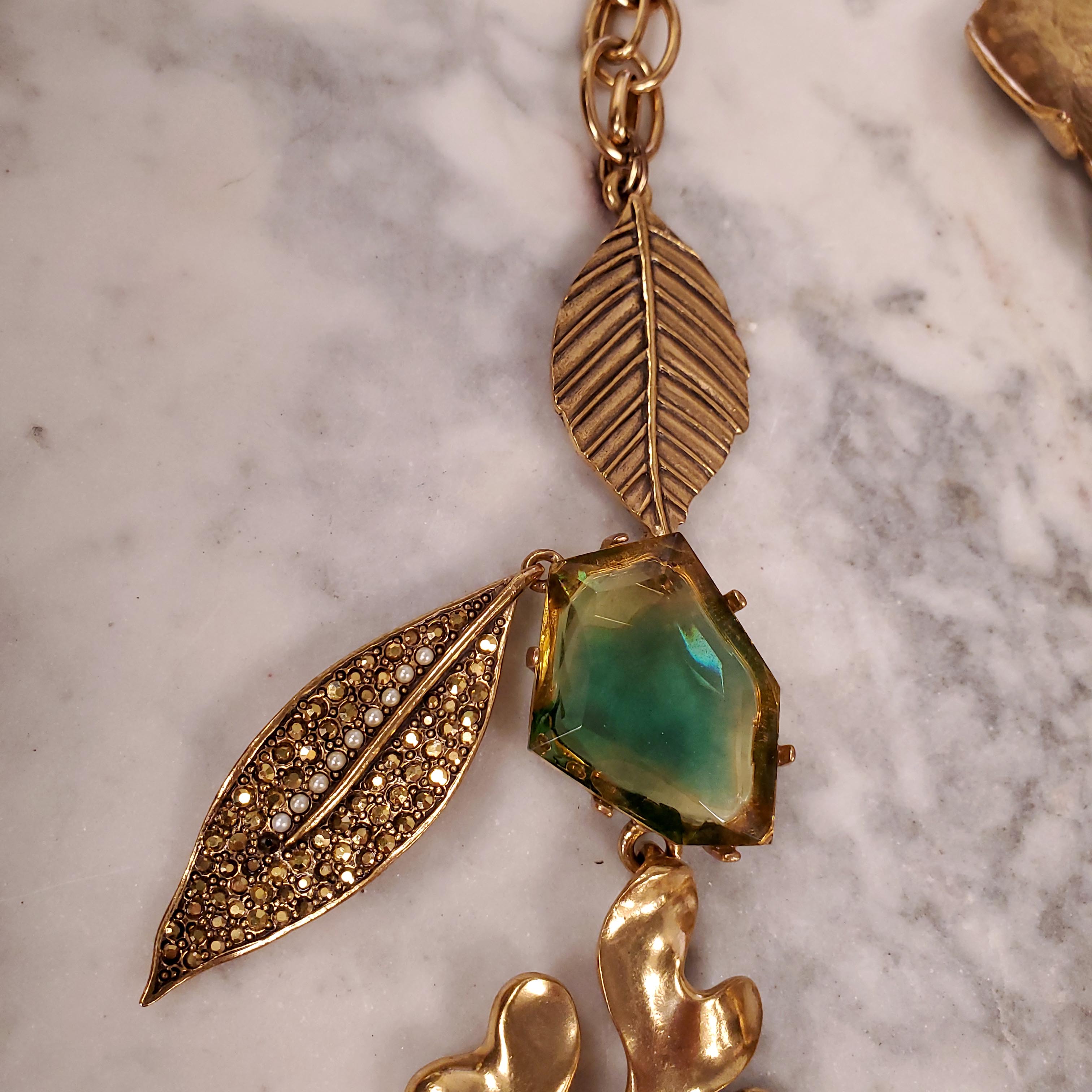 OSCAR DE LA RENTA 1990 RUNWAY ELABORATE NECKLACE WITH DANGLY GIVRE GREEN CRYSTAL