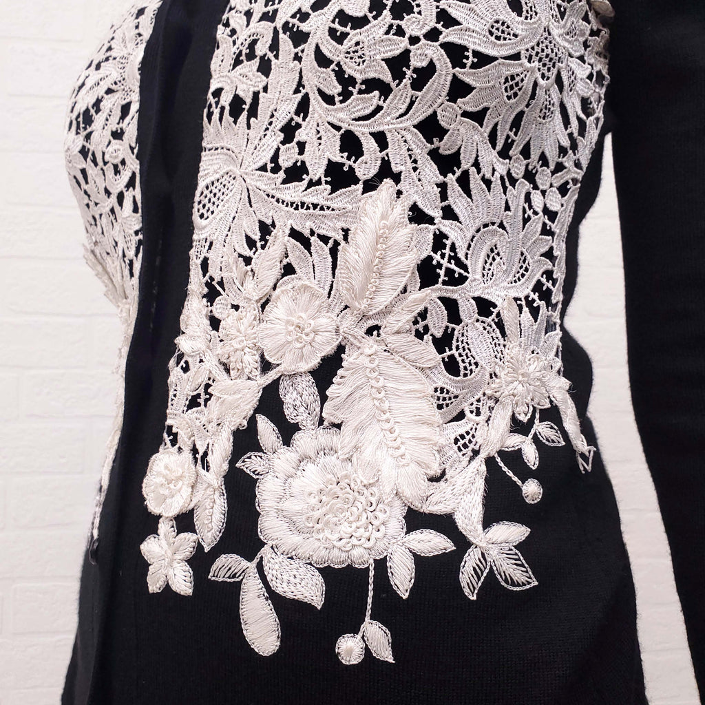 OSCAR DE LA RENTA BLACK CARDIGAN WITH CREAM EYELET DETAIL - SIZE S