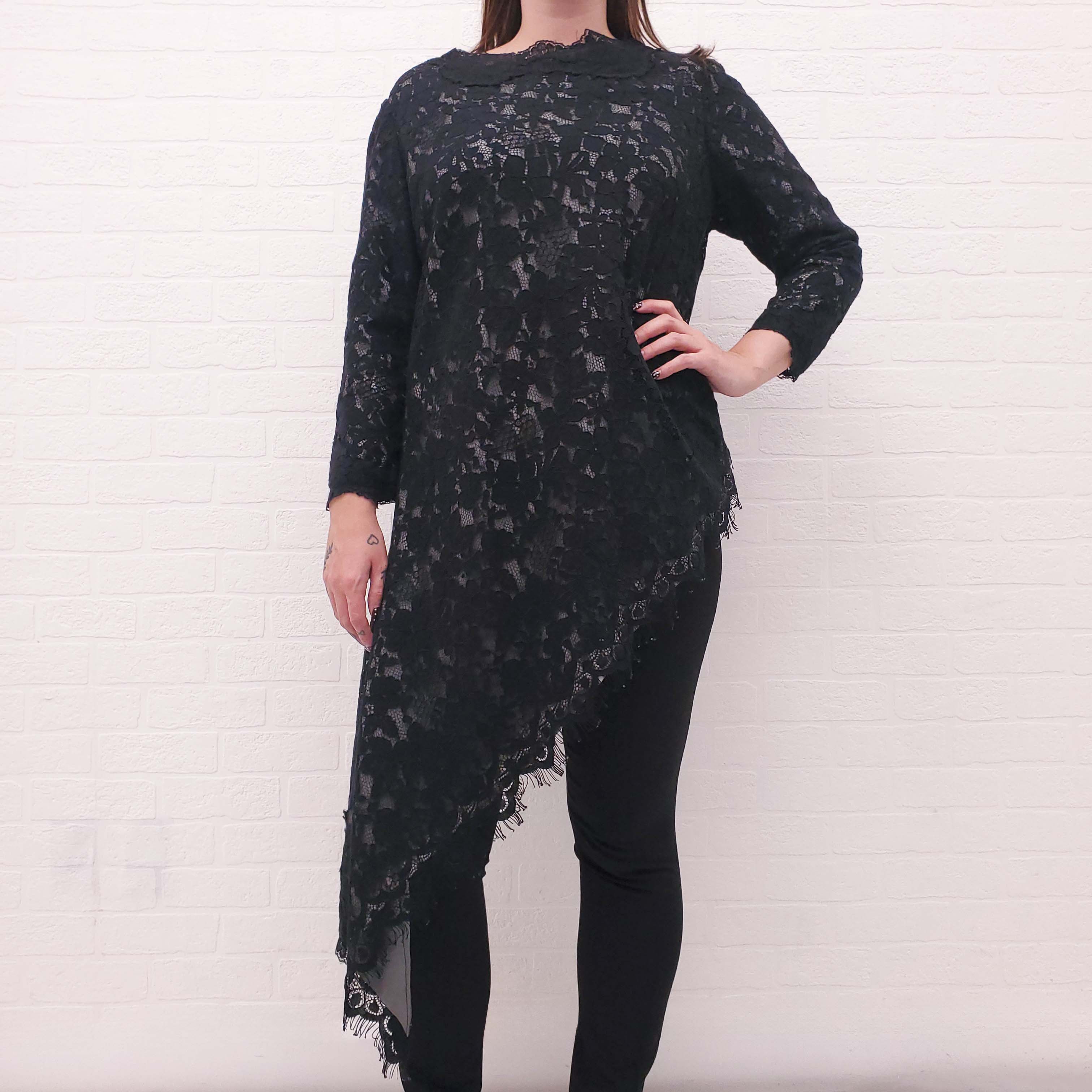 OSCAR DE LA RENTA BLACK LACE ASYMMETRICAL BLOUSE - SIZE 12