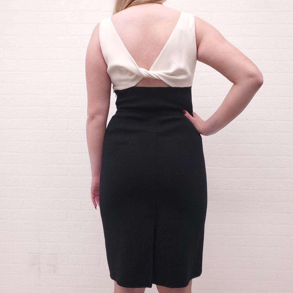 OSCAR DE LA RENTA CREAM AND BLACK DRESS WITH CUT OUT DETAIL - SIZE 10