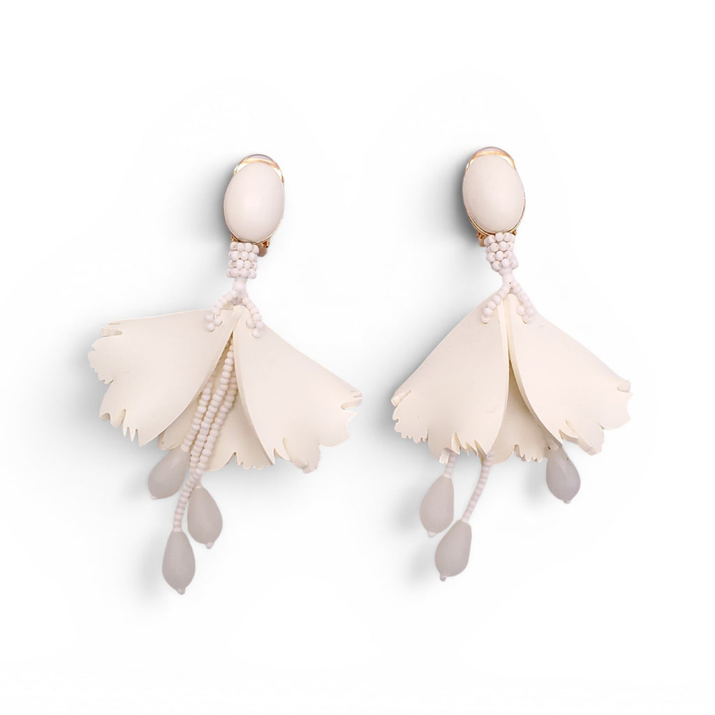 OSCAR DE LA RENTA CREAM BEADED DROP EARRINGS