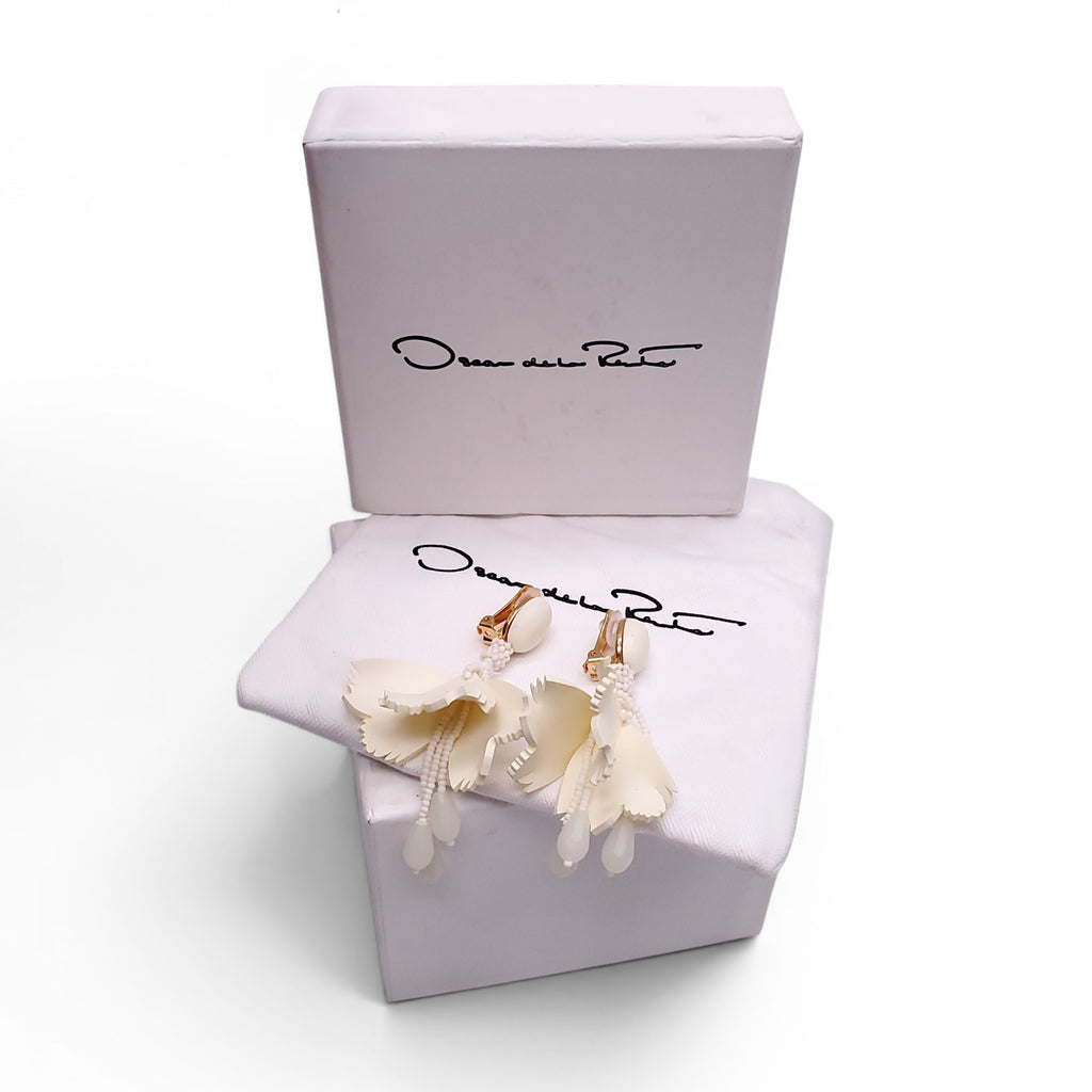OSCAR DE LA RENTA CREAM BEADED DROP EARRINGS