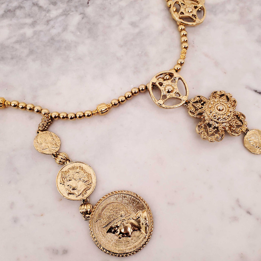 OSCAR DE LA RENTA MEDALLION NECKLACE