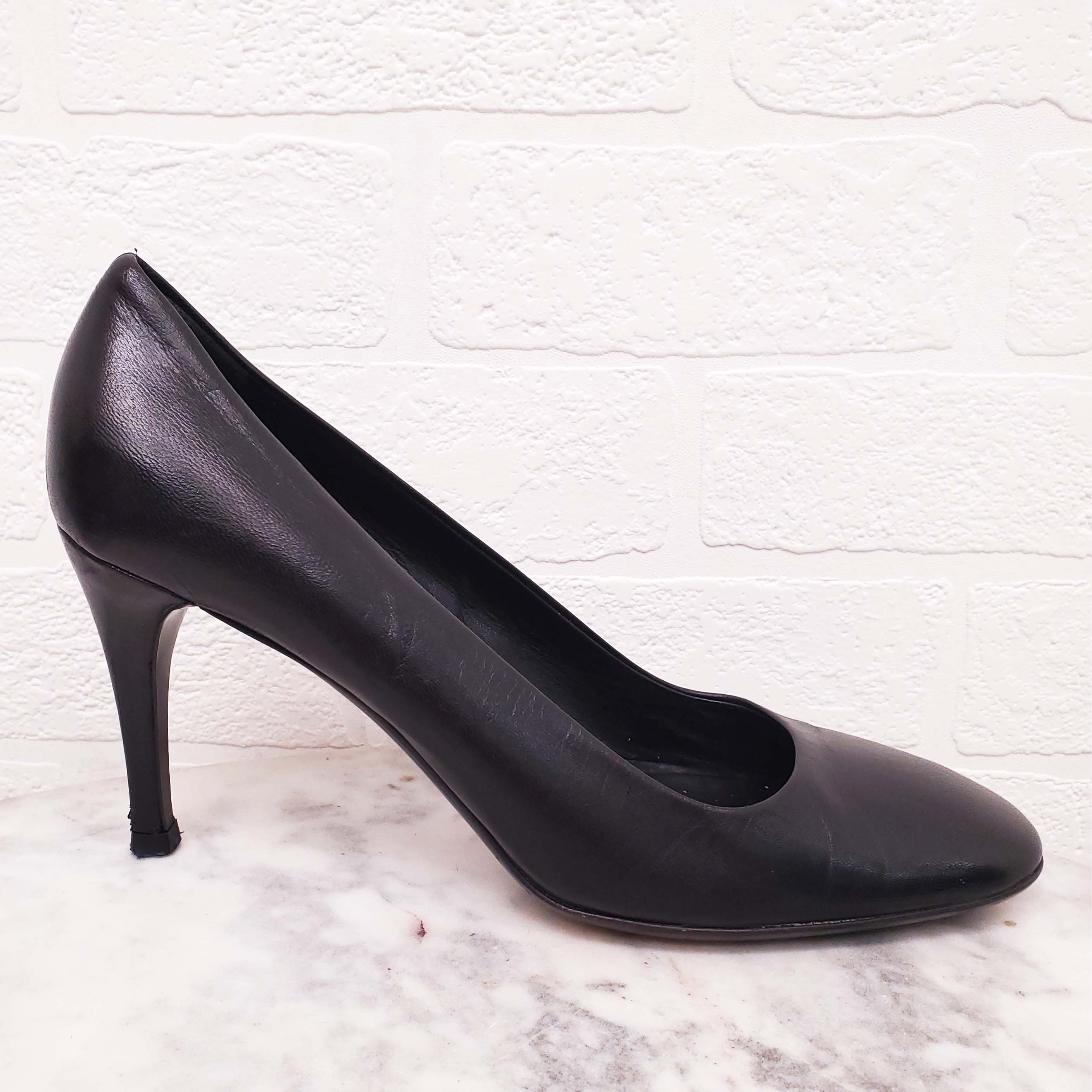 PRADA BLACK LEATHER HEELS - SIZE 39.5