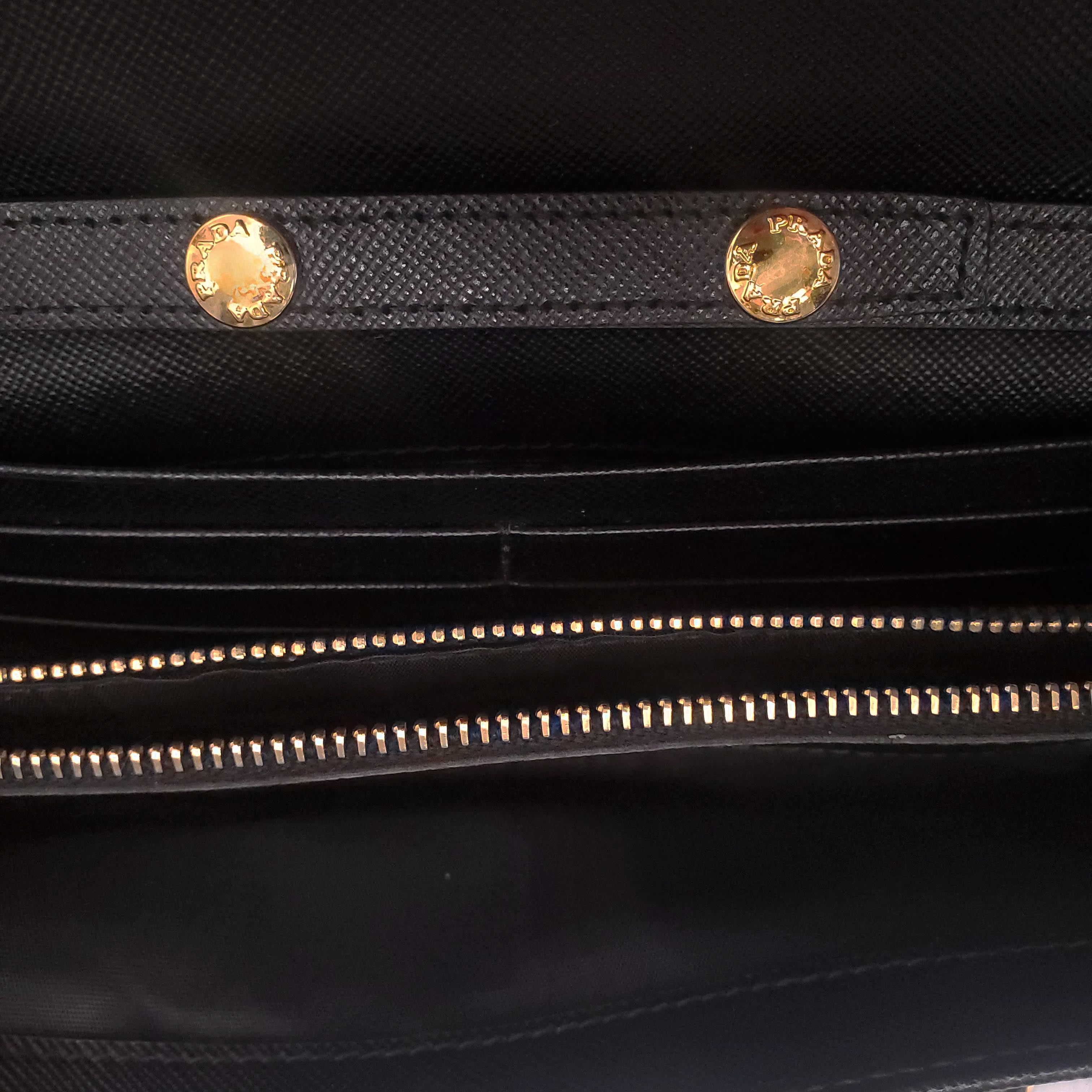 PRADA BLACK LEATHER WALLET ON A CHAIN
