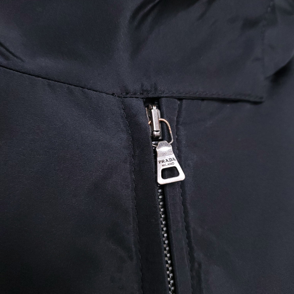 PRADA BLACK NYLON BUBBLE JACKET - SIZE 40