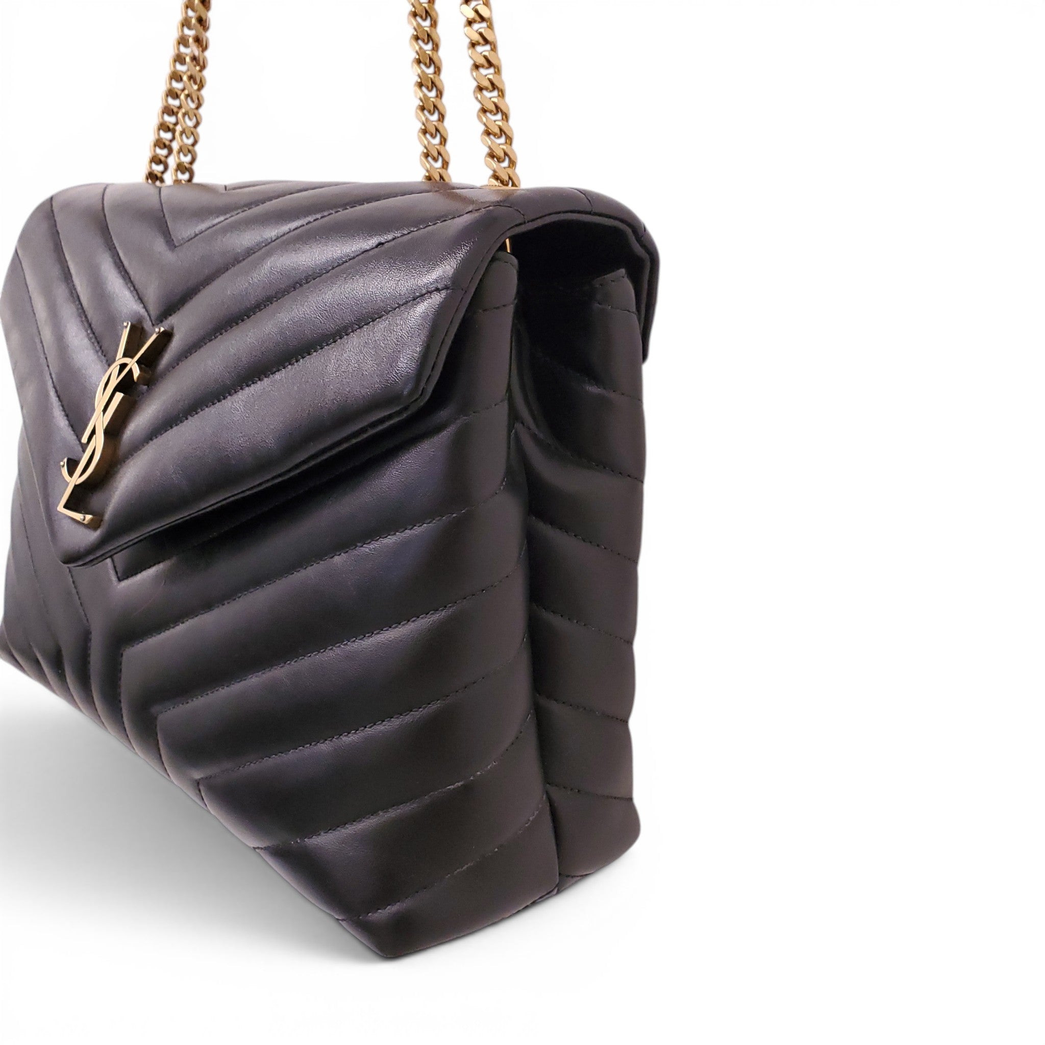 SAINT LAURENT LARGE LOULOU SHOULDER BAG WITH GOLD HARDWARE