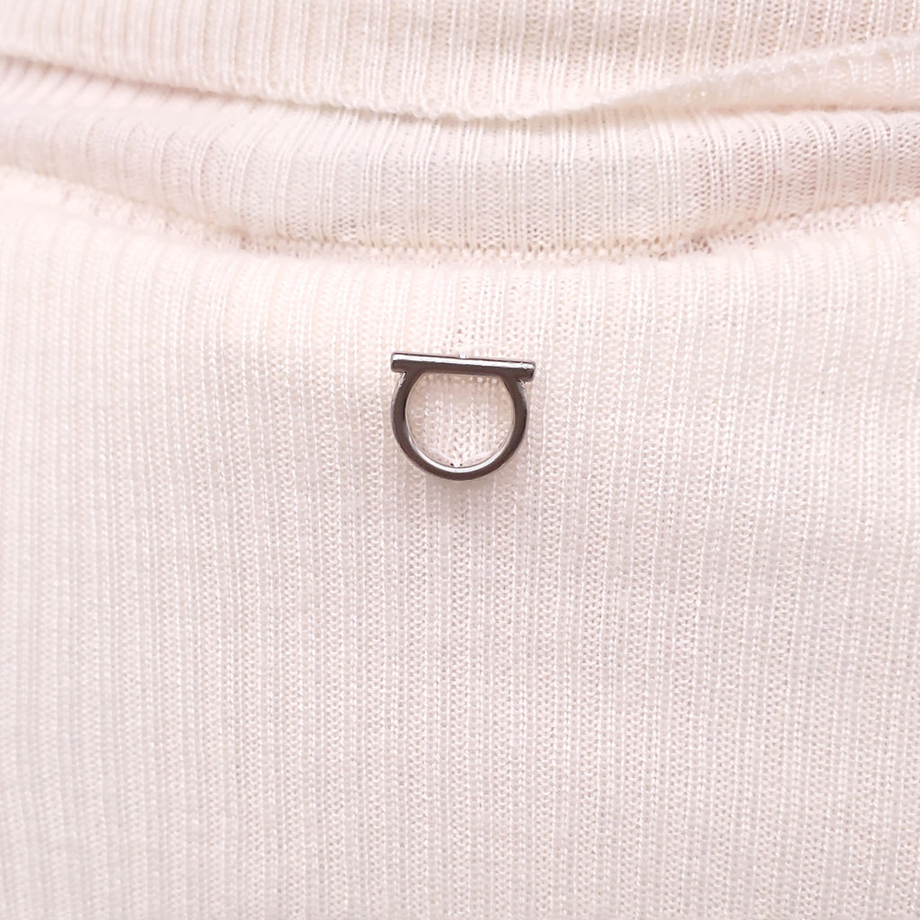 SALVATORE FERRAGAMO CREAM RIBBED TURTLENECK SWEATER - SIZE L