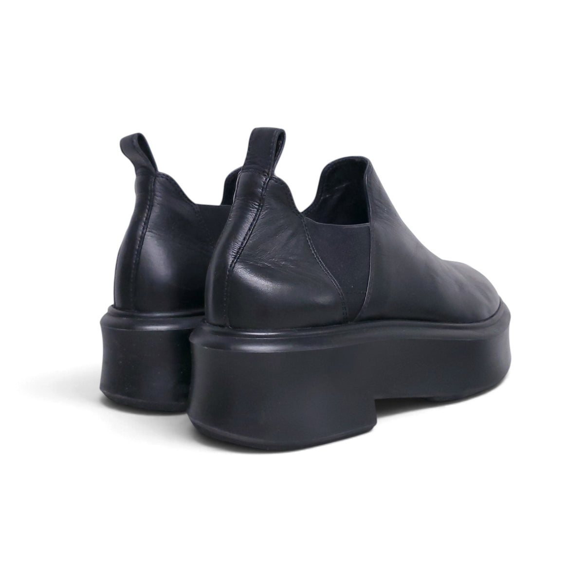 THE ROW BLACK ROBIN LEATHER CHElSEA BOOTS - SIZE 38