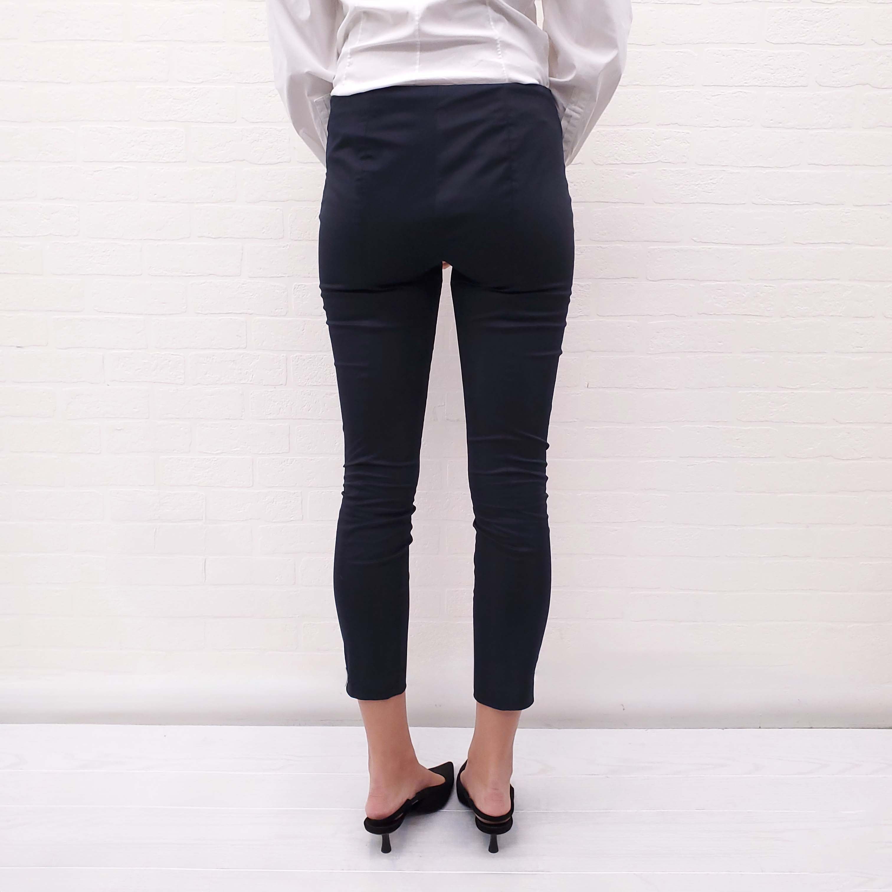 THE ROW NAVY PLEATED PANTS WITH SIZE ZIPPER - SIZE 2