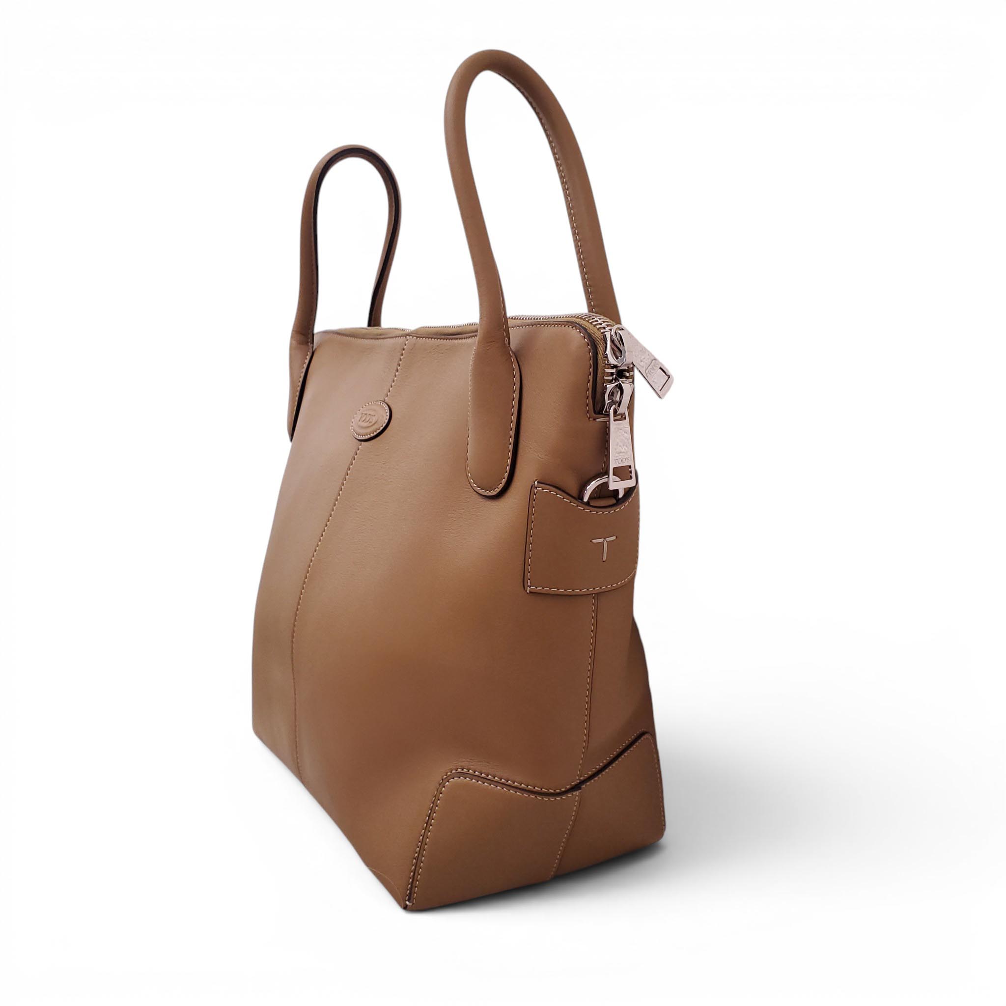 TOD'S KHAKI LEATHER TOTE BAG