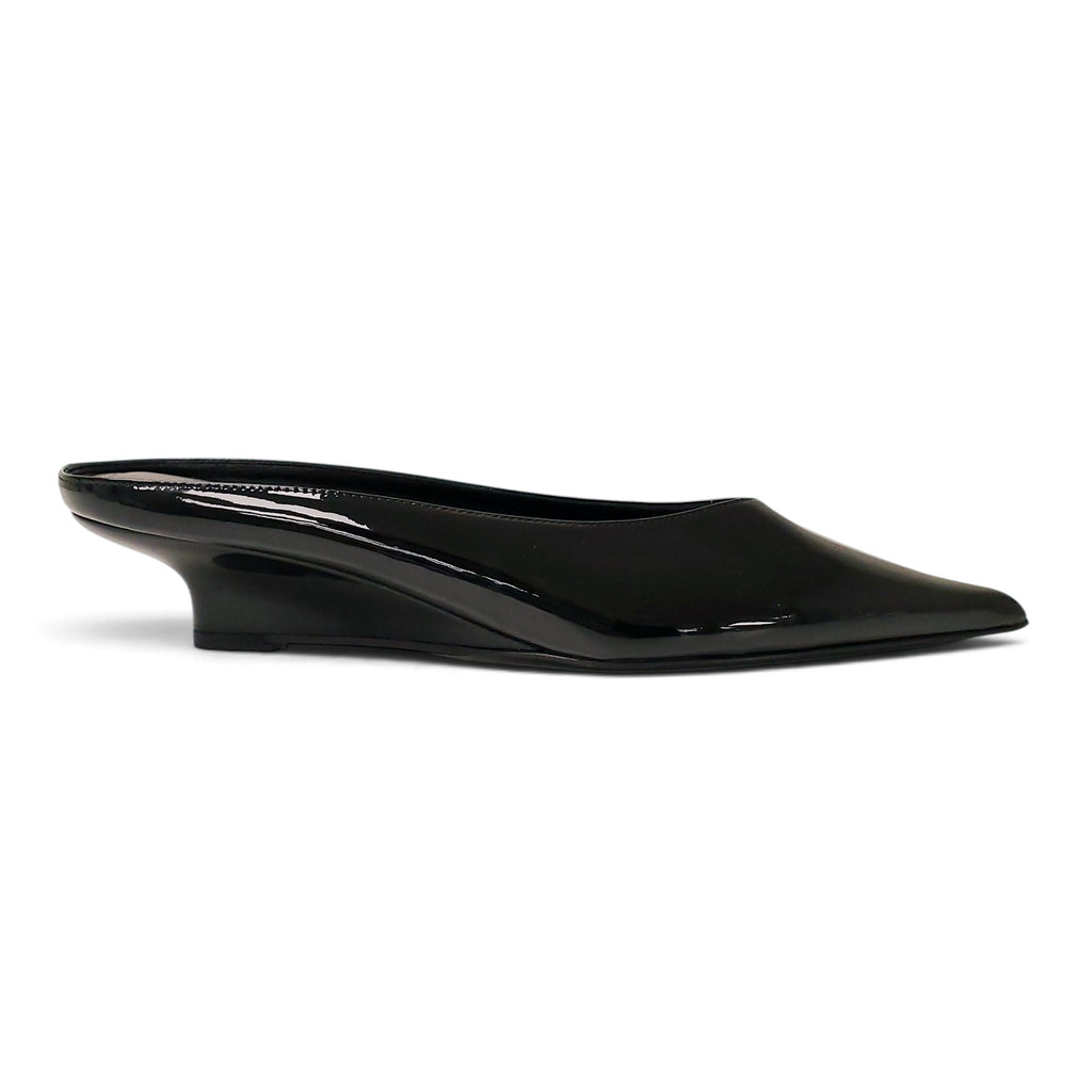 TOTÊME SHARP PATENT LEATHER WEDGE MULES - SIZE 40