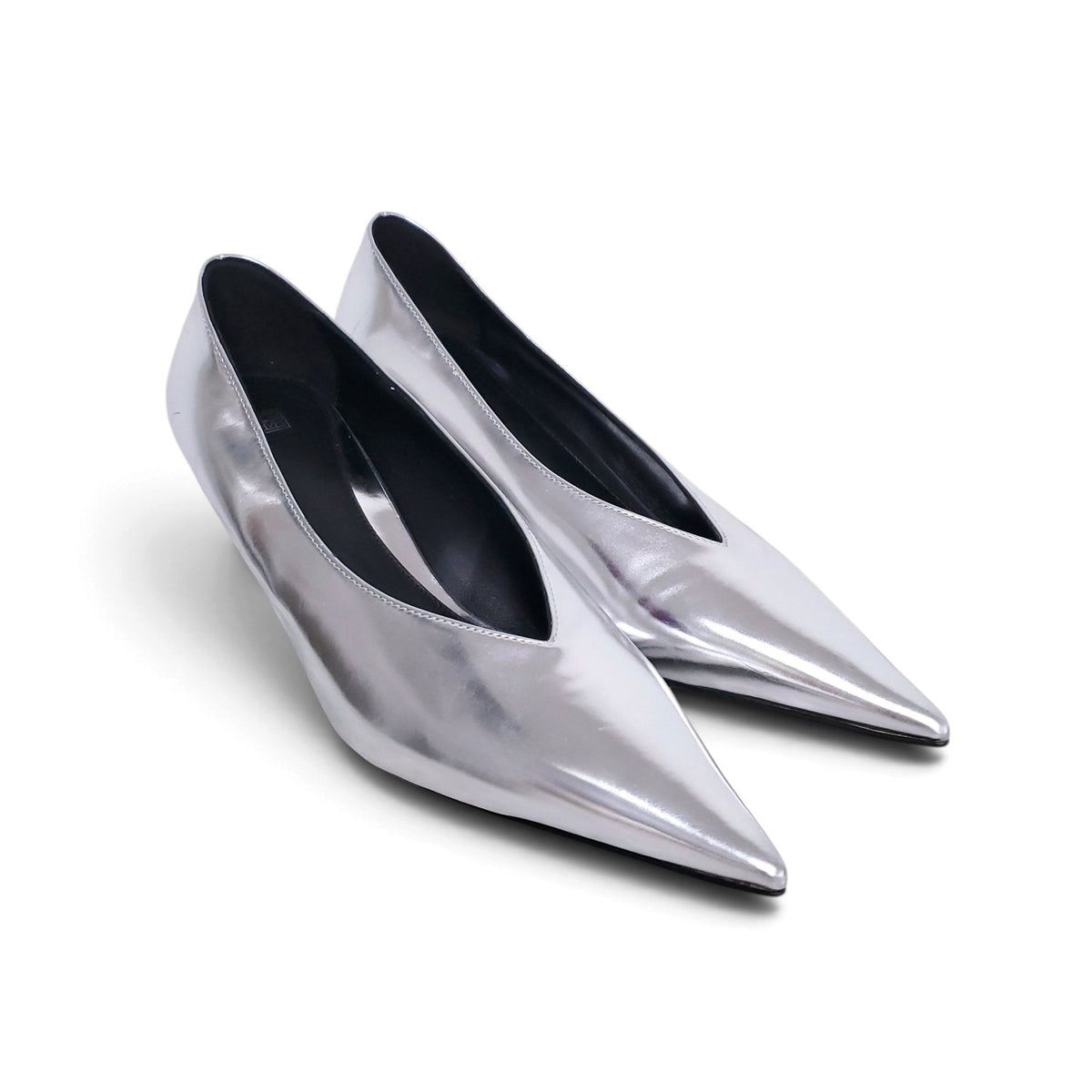 TOTEME SILVER KITTEN HEELS - SIZE 38