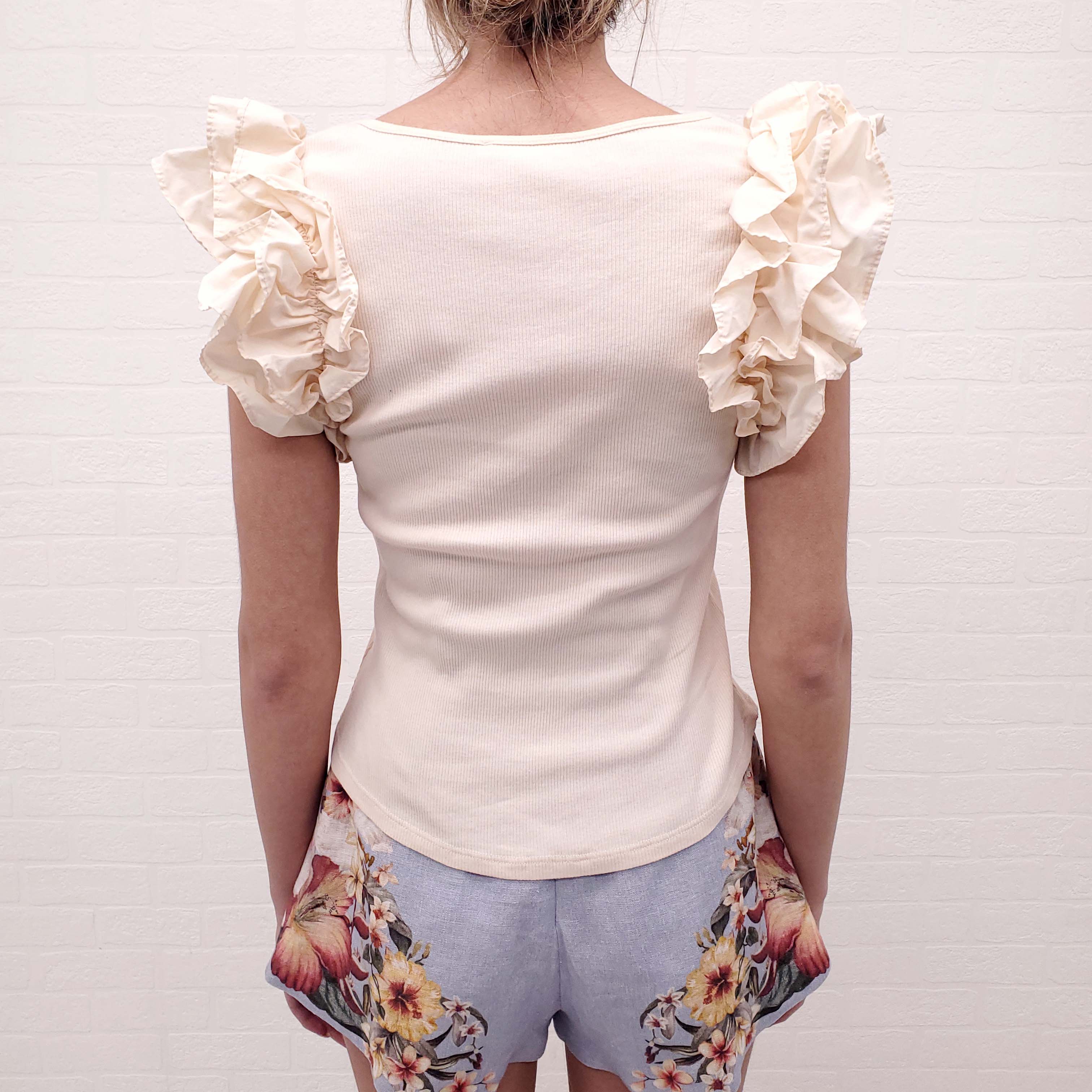 ULLA JOHNSON CREAM RIBBED TOP WITH RUFFLE DETAIL - SIZE M