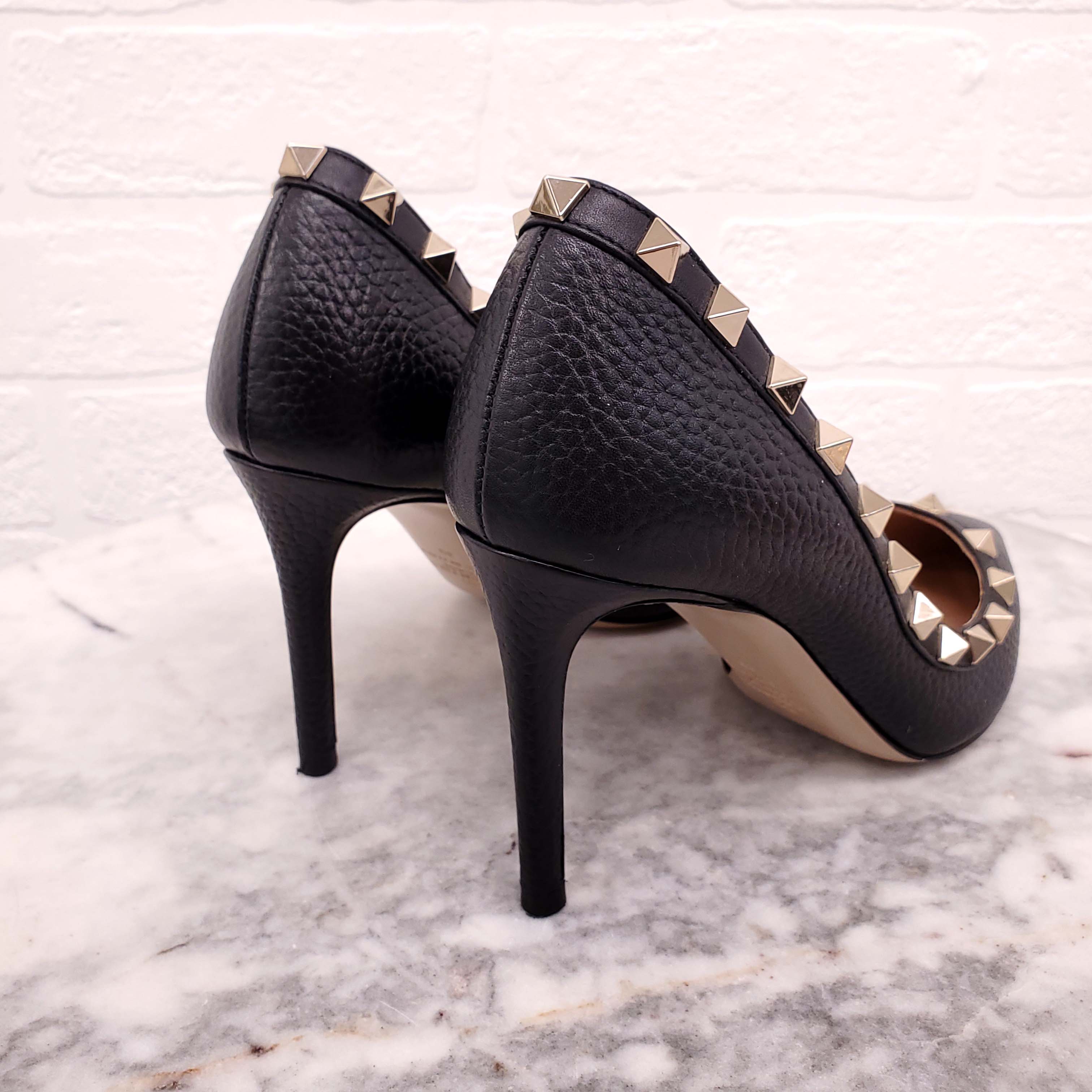 VALENTINO BLACK LEATHER ROCKSTUD HEELS - SIZE 35