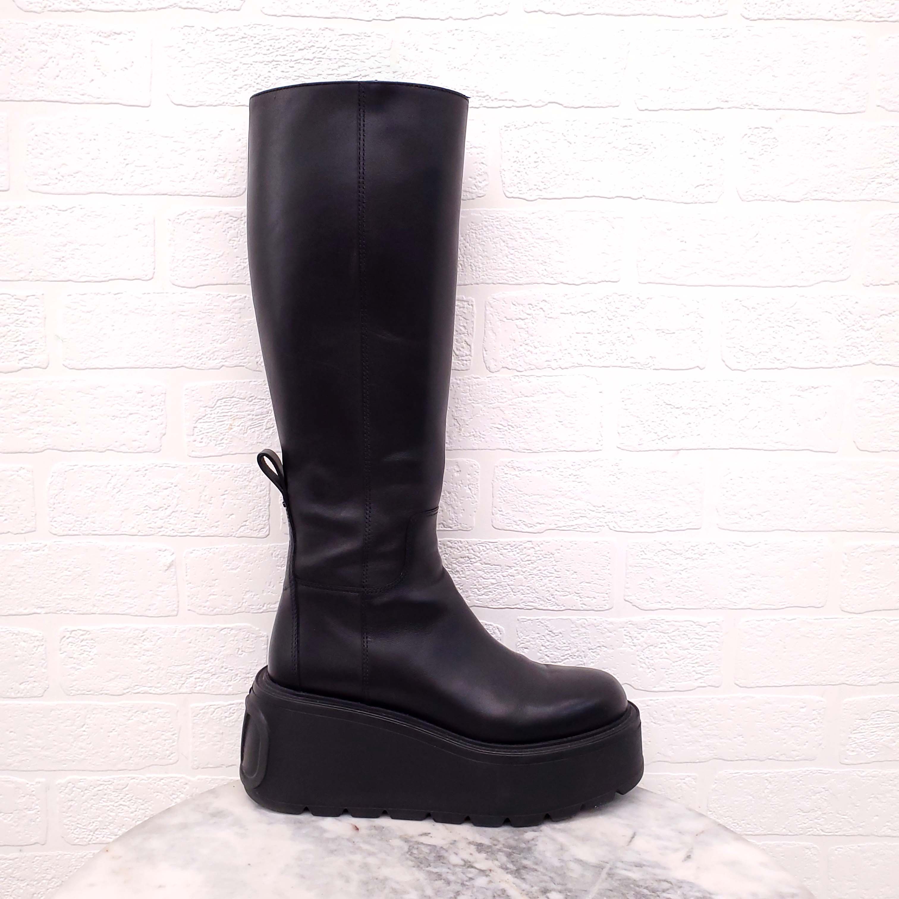 VALENTINO PLATFORM BOOTS - SIZE 39.5