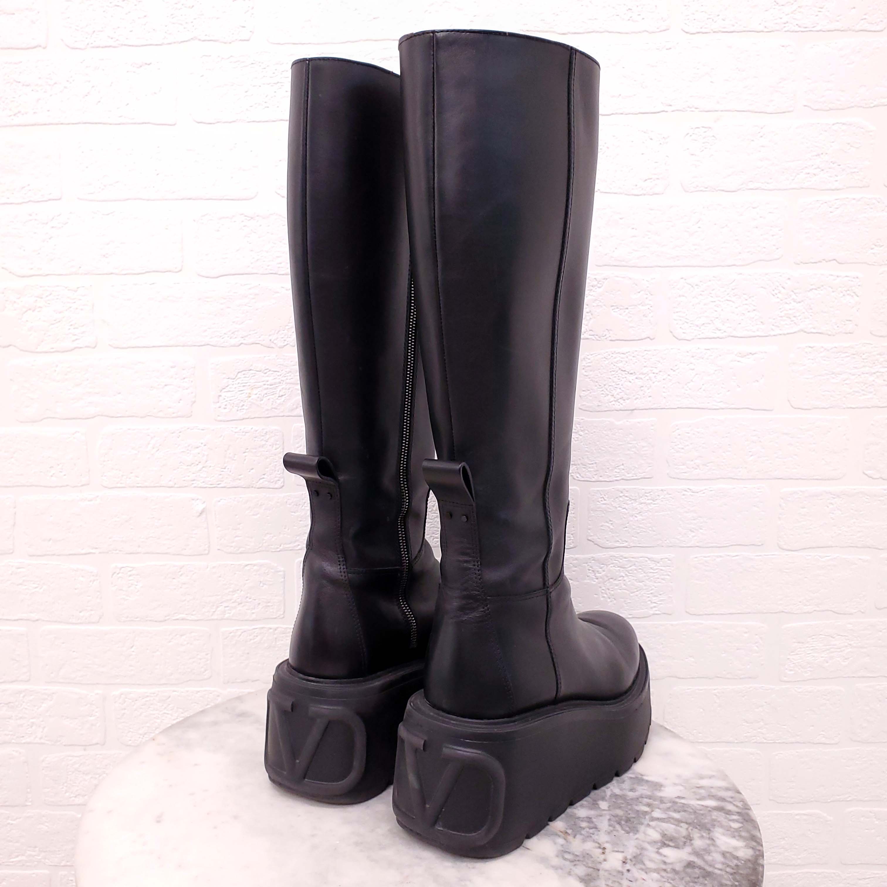 VALENTINO PLATFORM BOOTS - SIZE 39.5