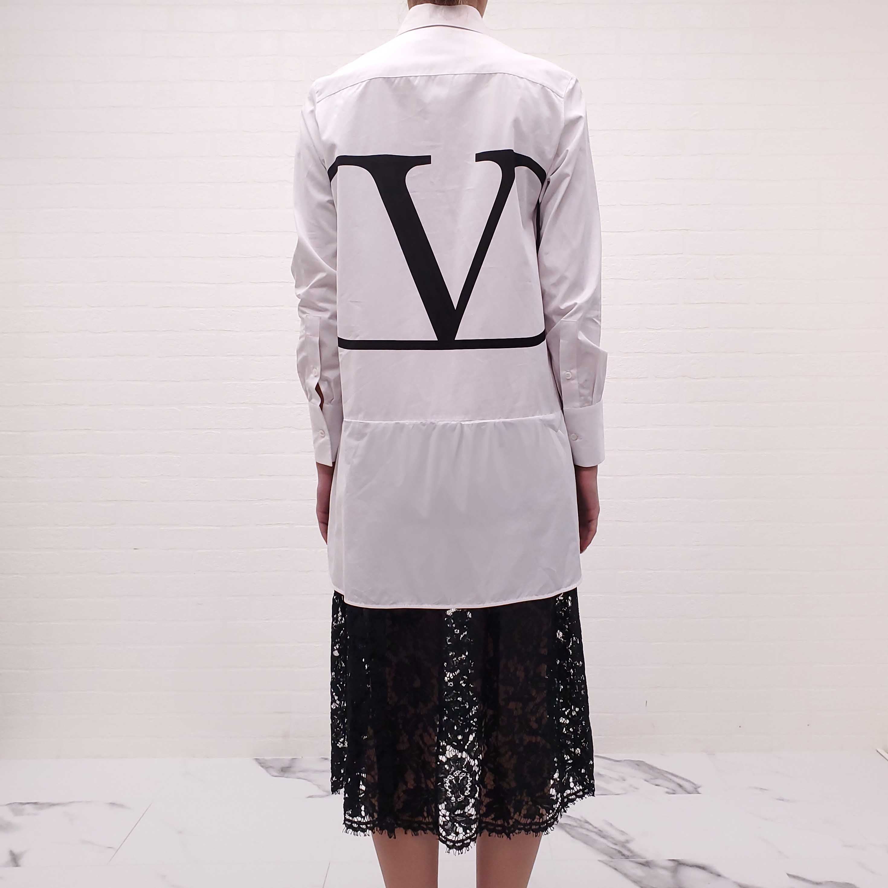 VALENTINO WHITE AND BLACK LOGO LAYERED LACE DRESS - SIZE 38