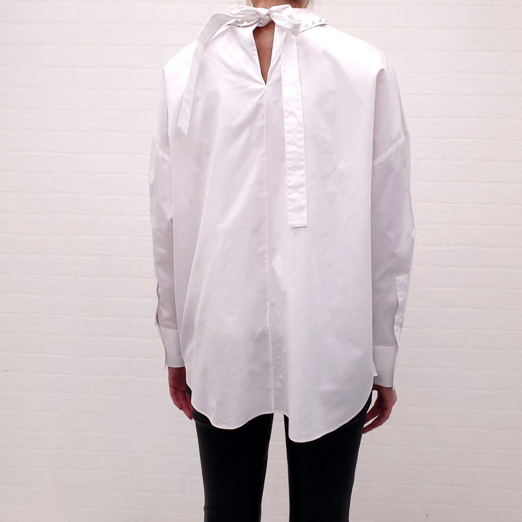 VALENTINO WHITE COTTON BLOUSE WITH ROCKSTUD DETAIL NECKLINE - SIZE 44