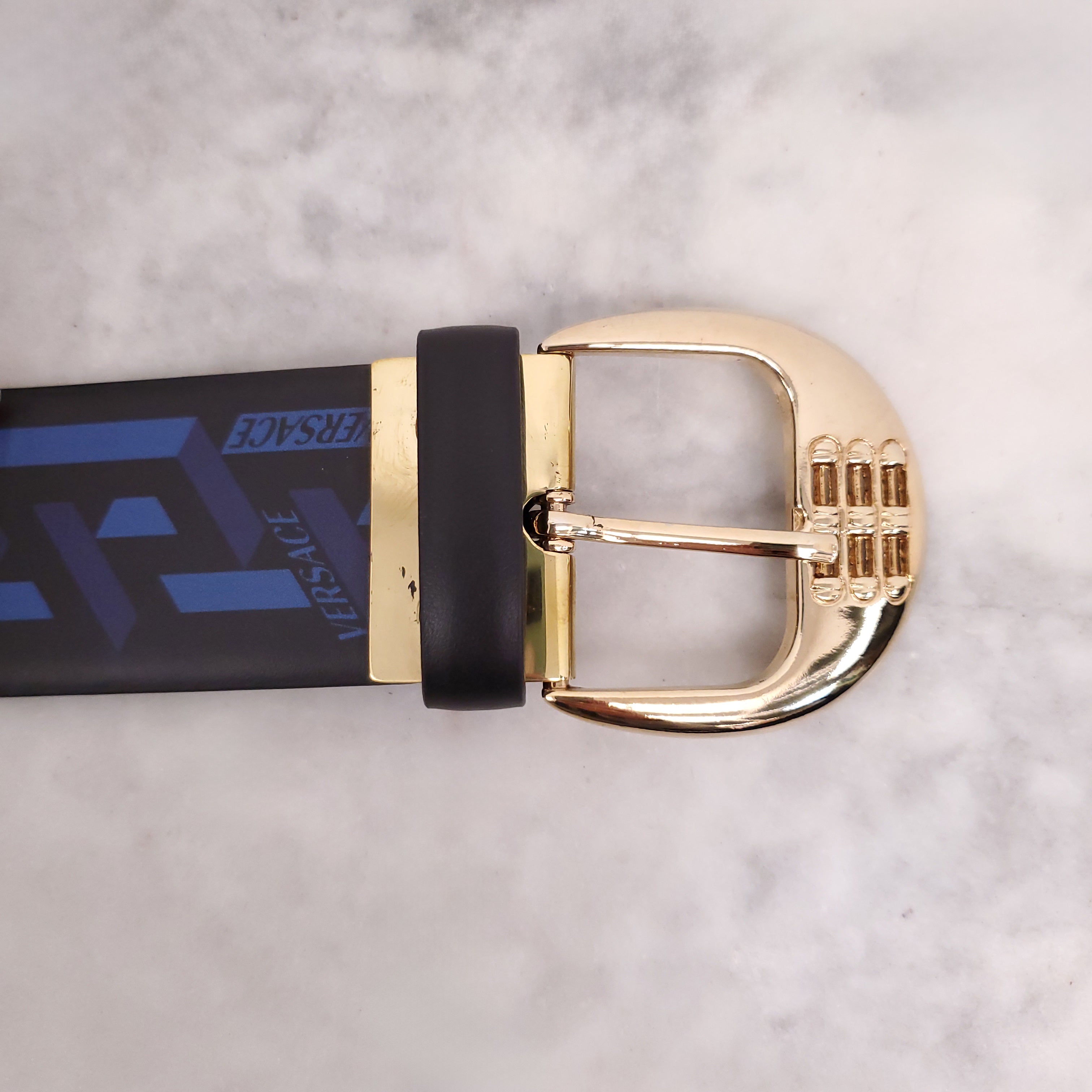 VERSACE BLACK AND BLUE LEATHER PRINTED LOGO BELT - SIZE 95