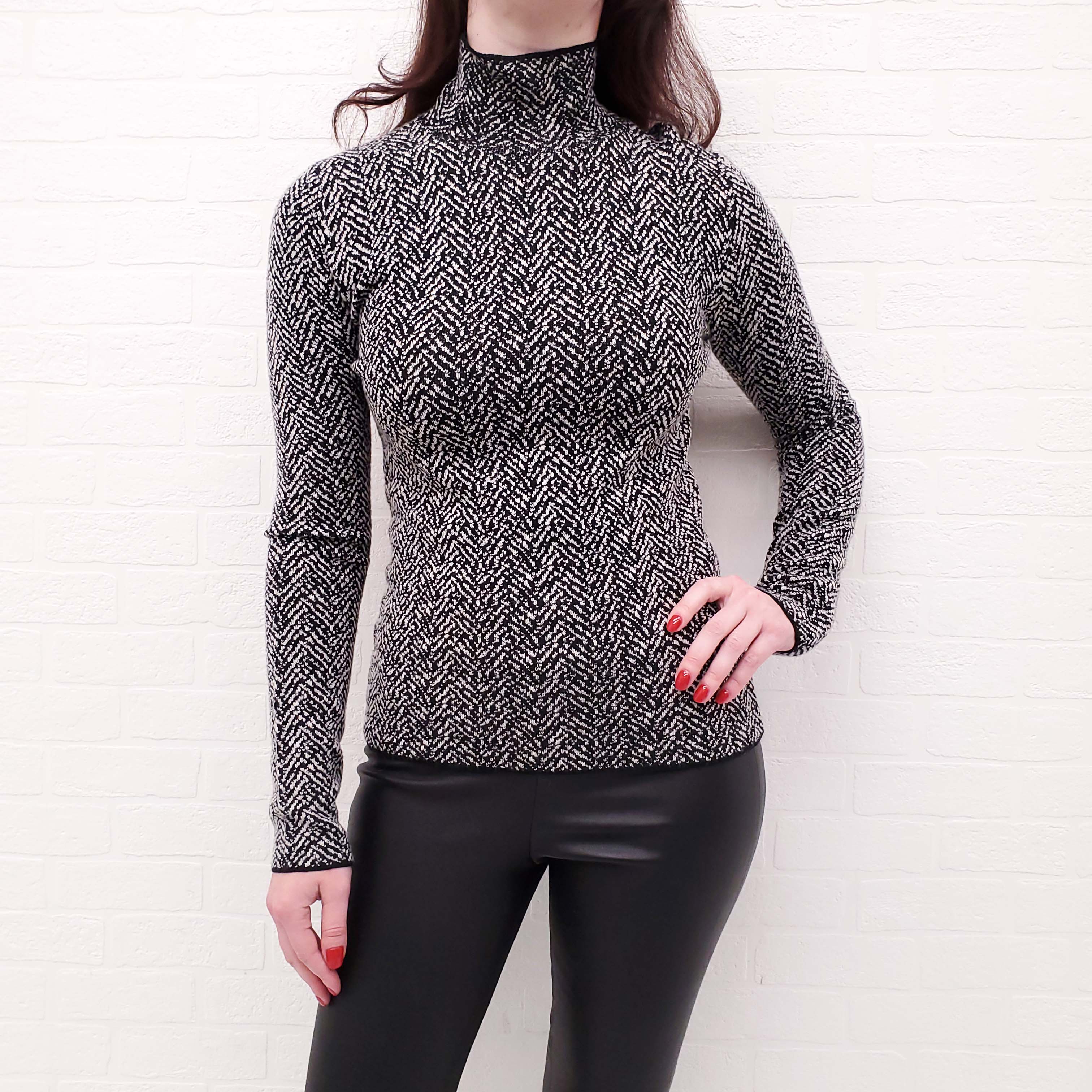 VERSACE BLACK AND TAUPE PATTERNED SWEATER - SIZE 38