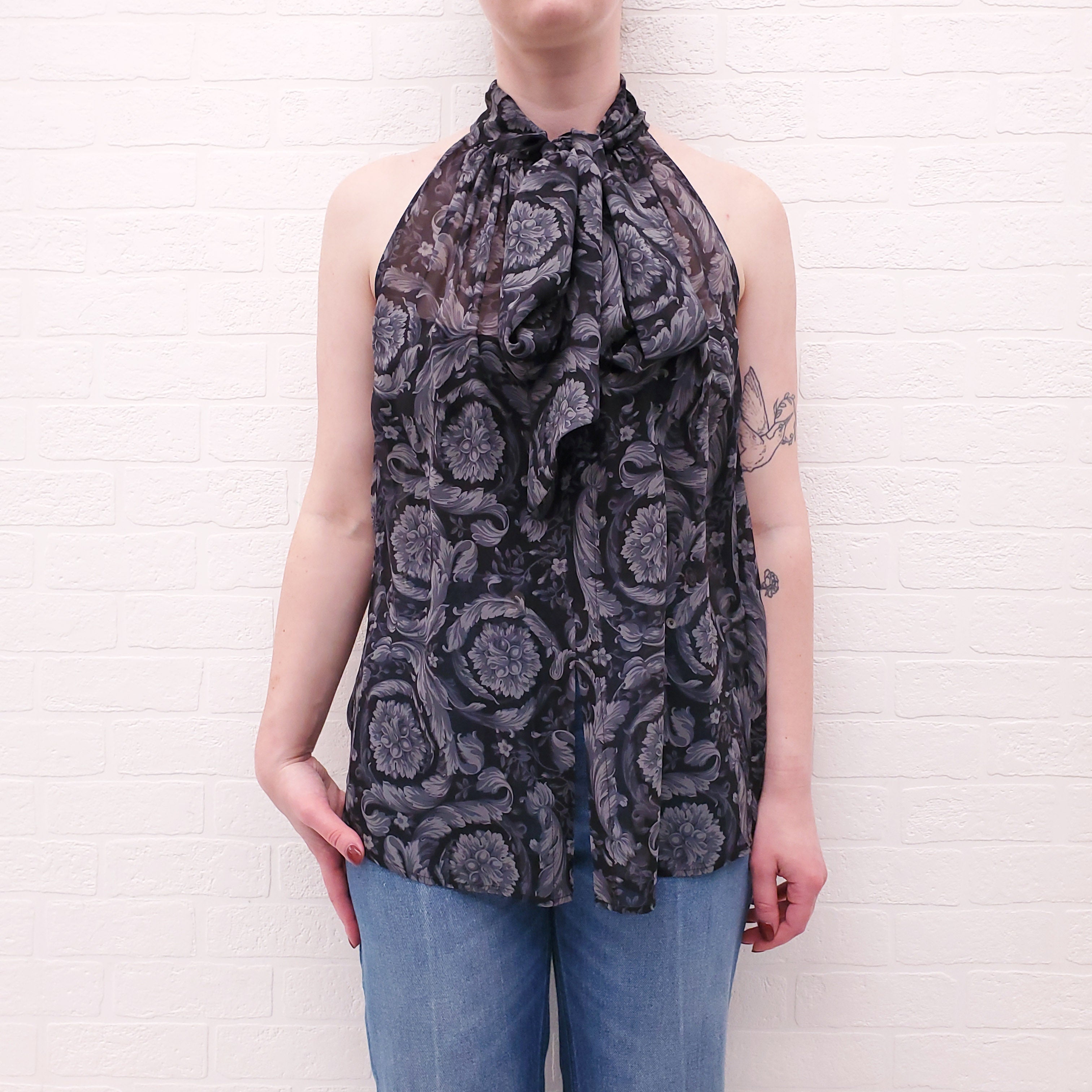 VERSACE BLACK SILK BAROQUE PRINT SLEEVELESS BLOUSE WITH SCARF - SIZE 40