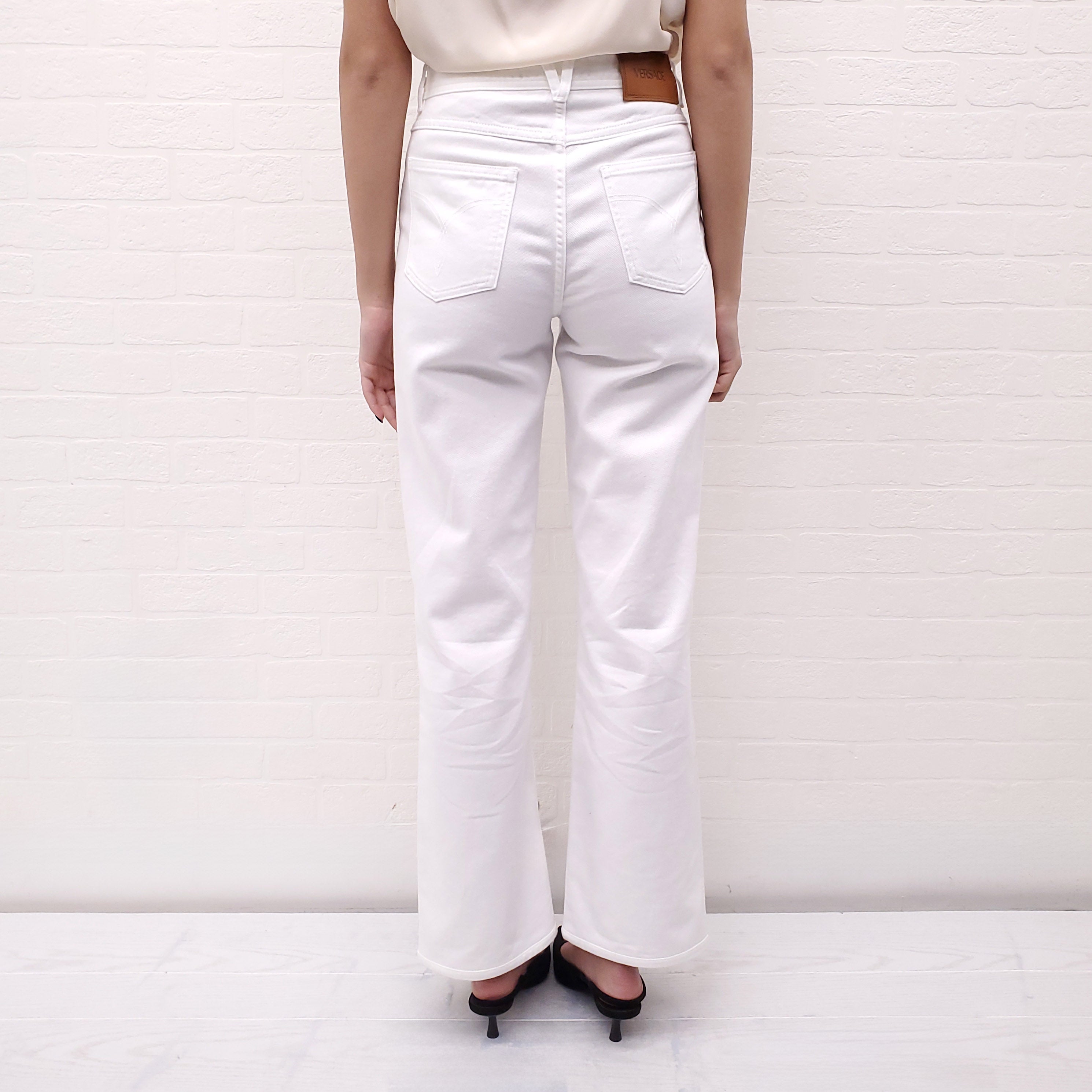 VERSACE MEDUSA ’95 STRAIGHT WHITE JEANS WITH GOLD MEDUSA - SIZE 26