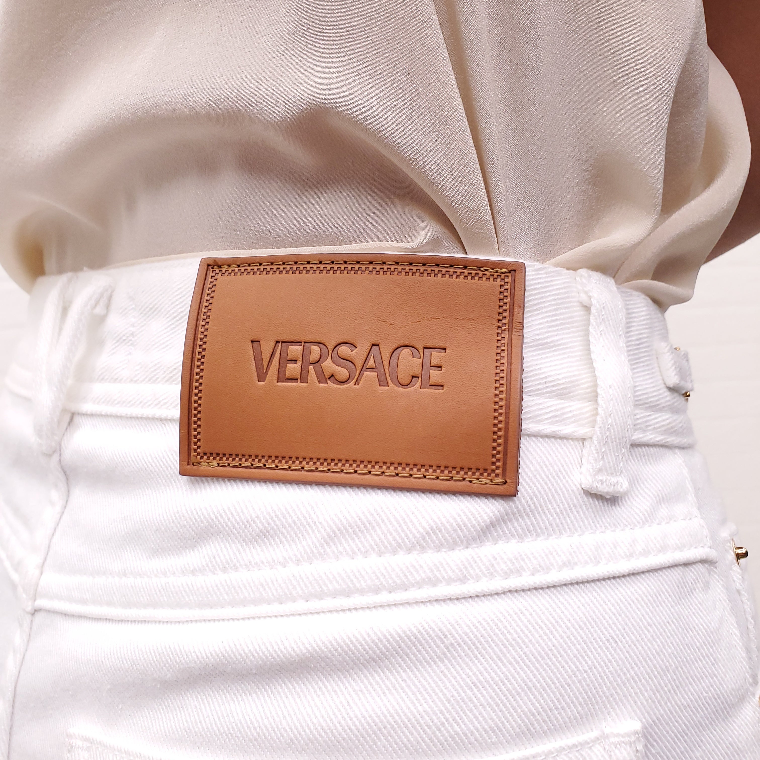 VERSACE MEDUSA ’95 STRAIGHT WHITE JEANS WITH GOLD MEDUSA - SIZE 26